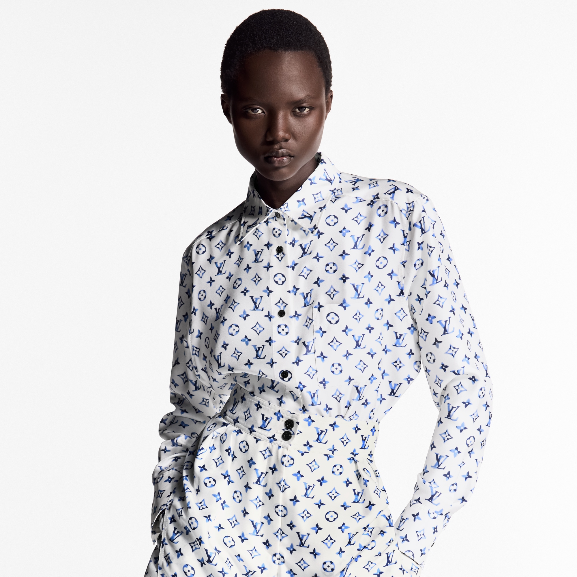 Camisa de seda Aquarelle Monogram  Mujer Prêt-à-Porter Tops | LOUIS VUITTON (Zoom de producto)