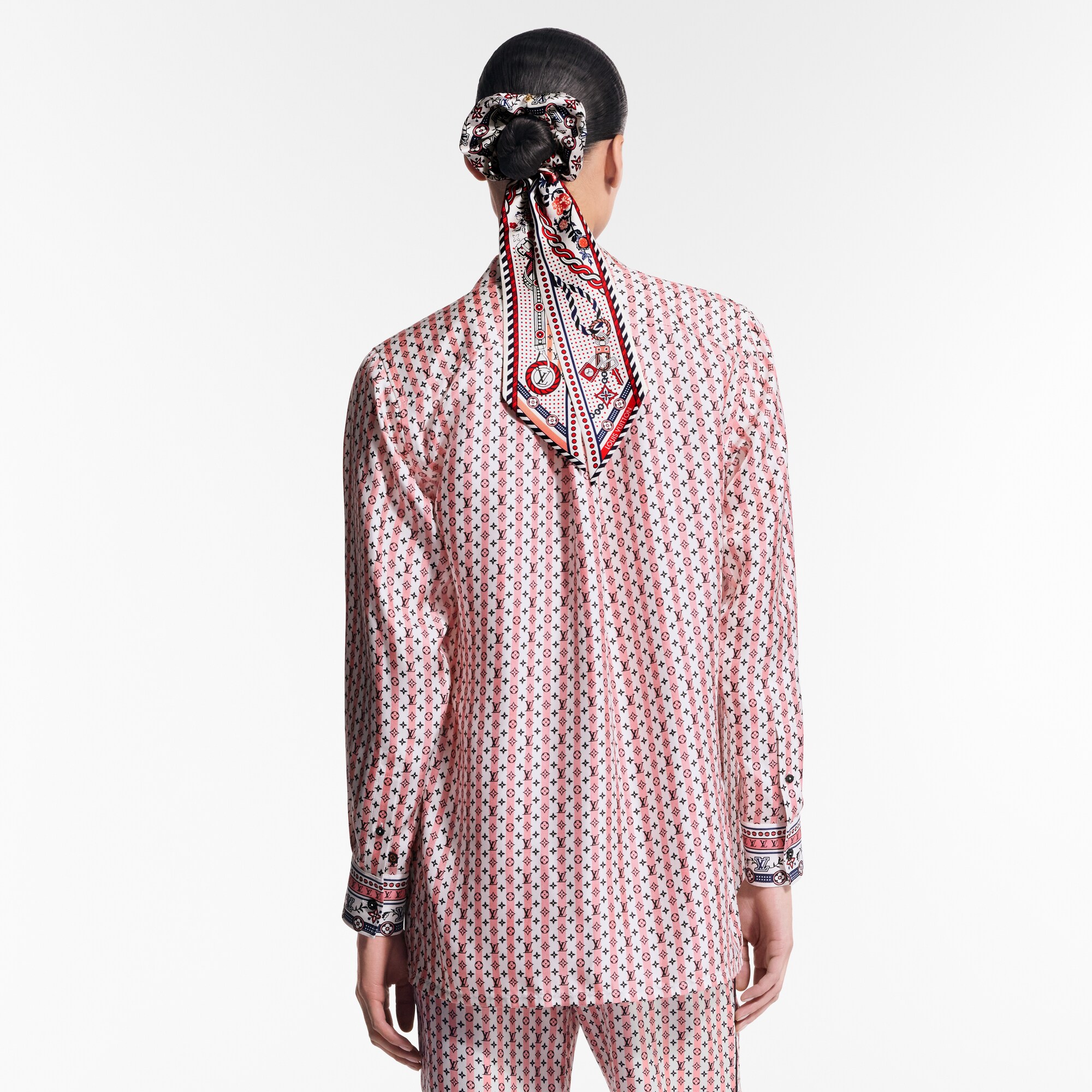 Camisa de seda con estampado de fular  Mujer Prêt-à-Porter Tops | LOUIS VUITTON (Zoom de producto)