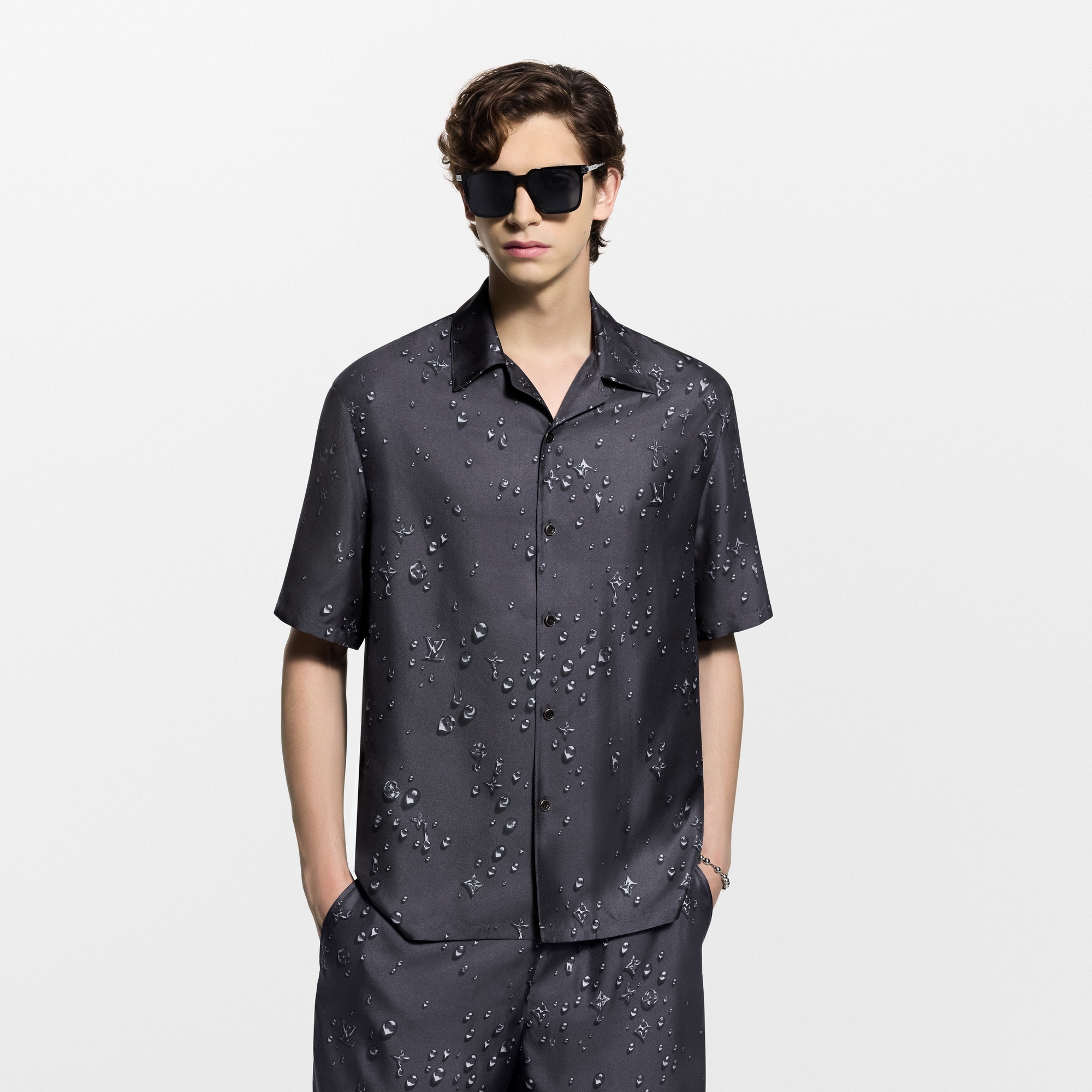 Camisa Monogram de manga corta en seda  Hombre Prêt-à-Porter Camisas | LOUIS VUITTON (Zoom de producto)