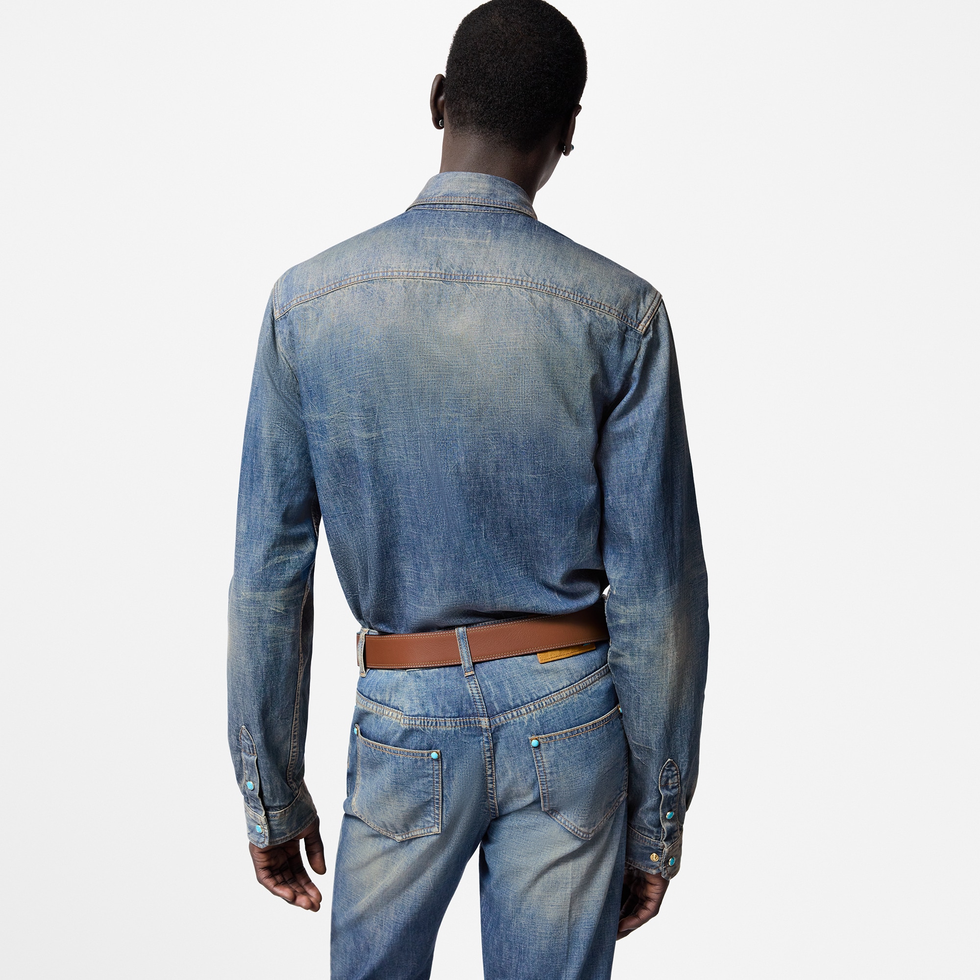 Camisa vaquera ajustada de manga larga  Hombre Prêt-à-Porter Camisas | LOUIS VUITTON (Zoom de producto)