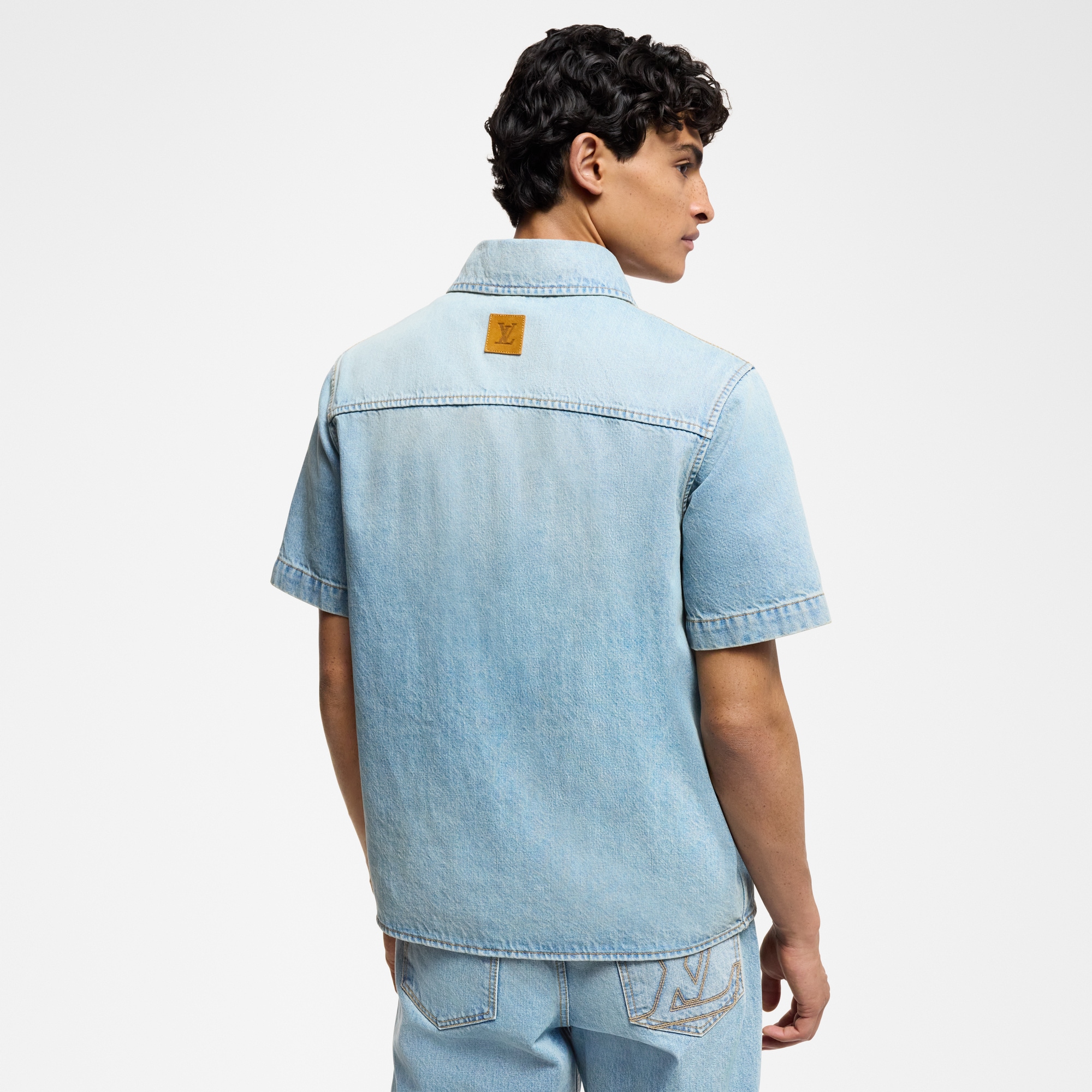 Camisa vaquera de manga corta  Hombre Prêt-à-Porter Camisas | LOUIS VUITTON (Zoom de producto)