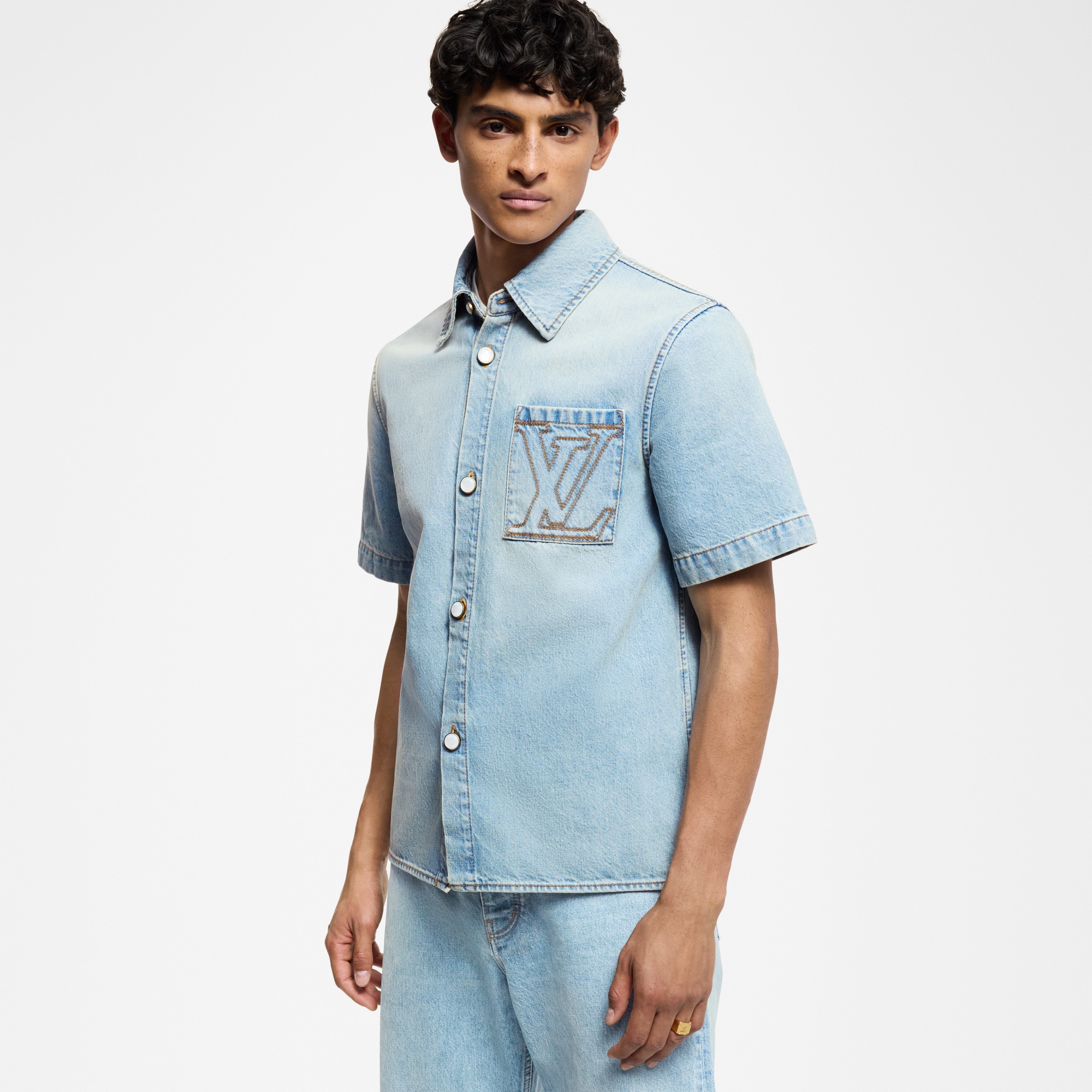 Camisa vaquera de manga corta  Hombre Prêt-à-Porter Camisas | LOUIS VUITTON (Zoom de producto)