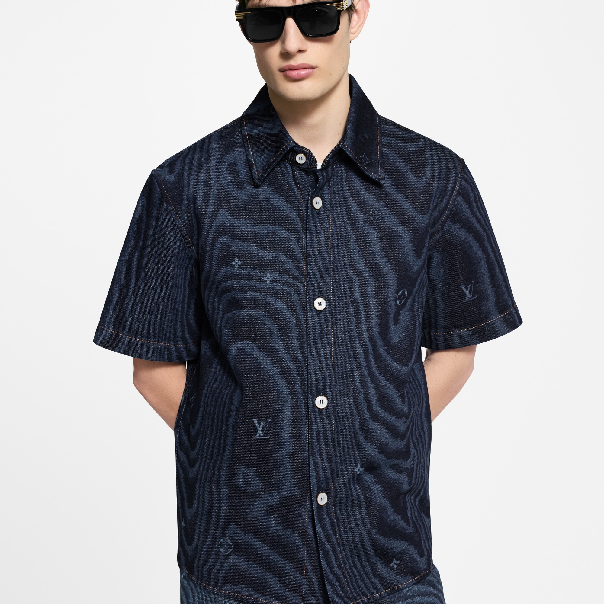Camisa vaquera de manga corta  Hombre Prêt-à-Porter Camisas | LOUIS VUITTON (Zoom de producto)