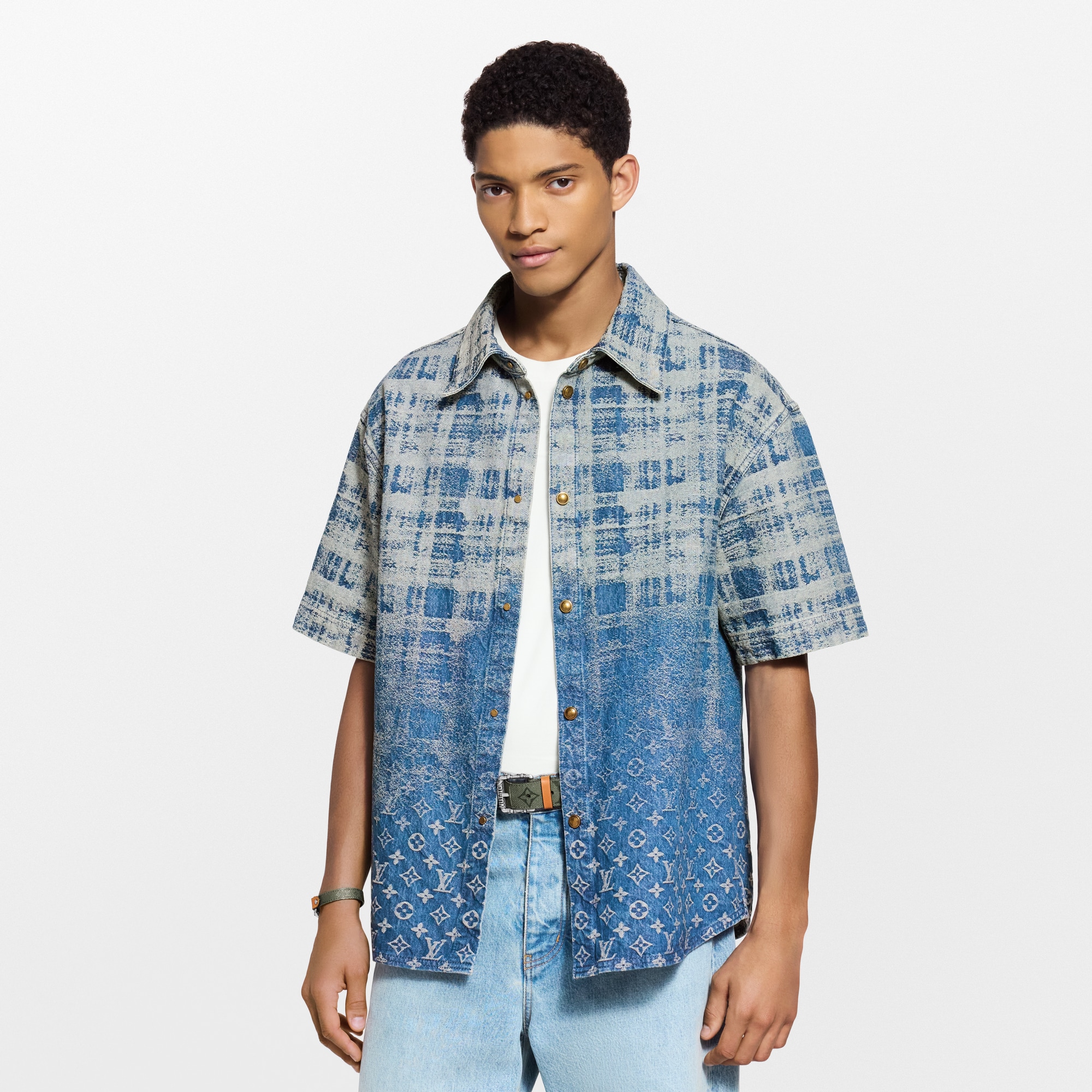 Camisa vaquera de manga corta  Hombre Prêt-à-Porter Camisas | LOUIS VUITTON (Zoom de producto)