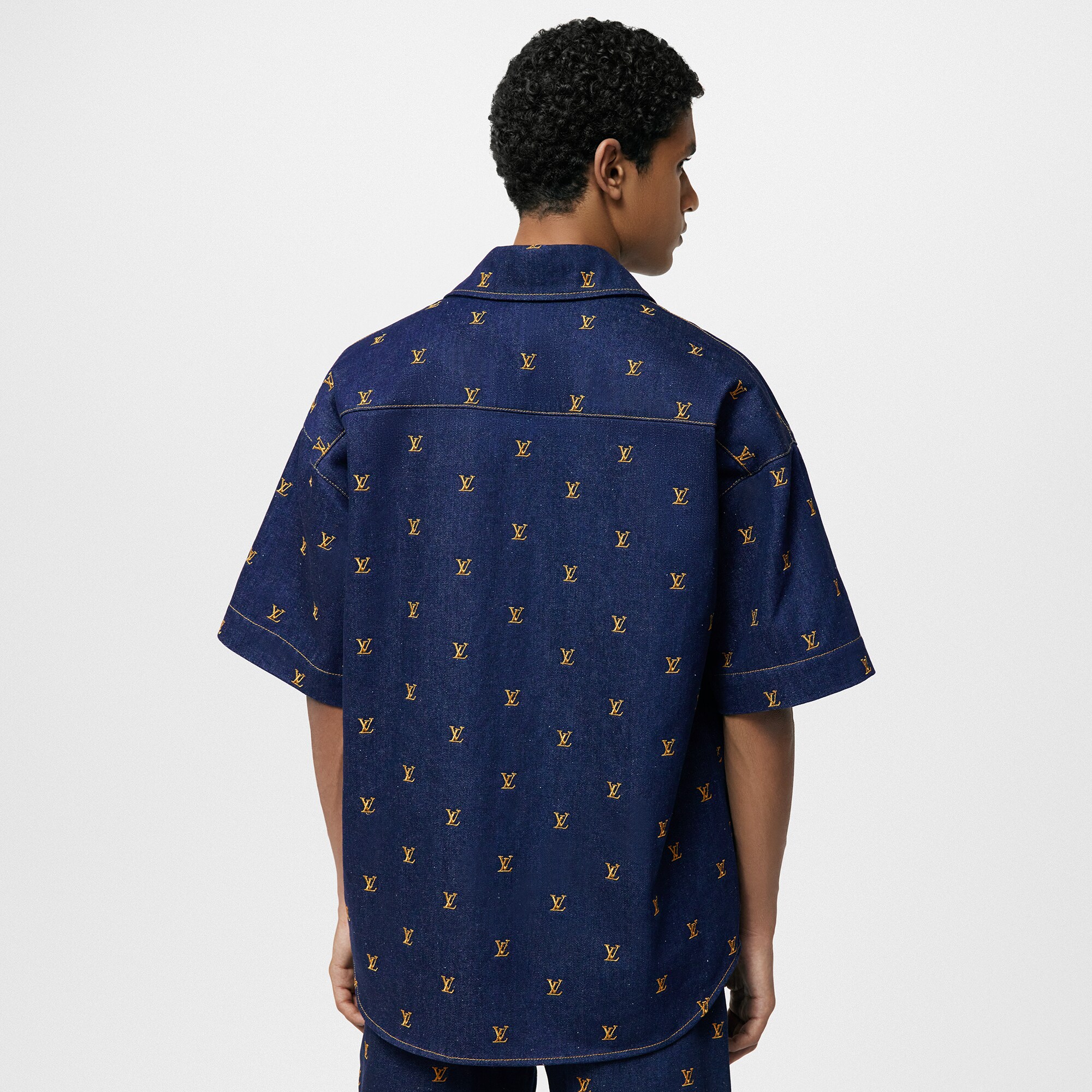 Camisa vaquera de manga corta bordada  Hombre Prêt-à-Porter Camisas | LOUIS VUITTON (Zoom de producto)