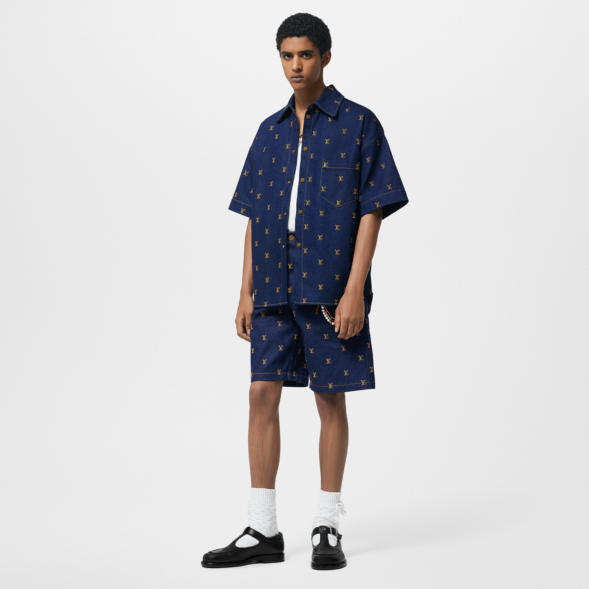 Camisa vaquera de manga corta bordada  Hombre Prêt-à-Porter Camisas | LOUIS VUITTON (Zoom de producto)