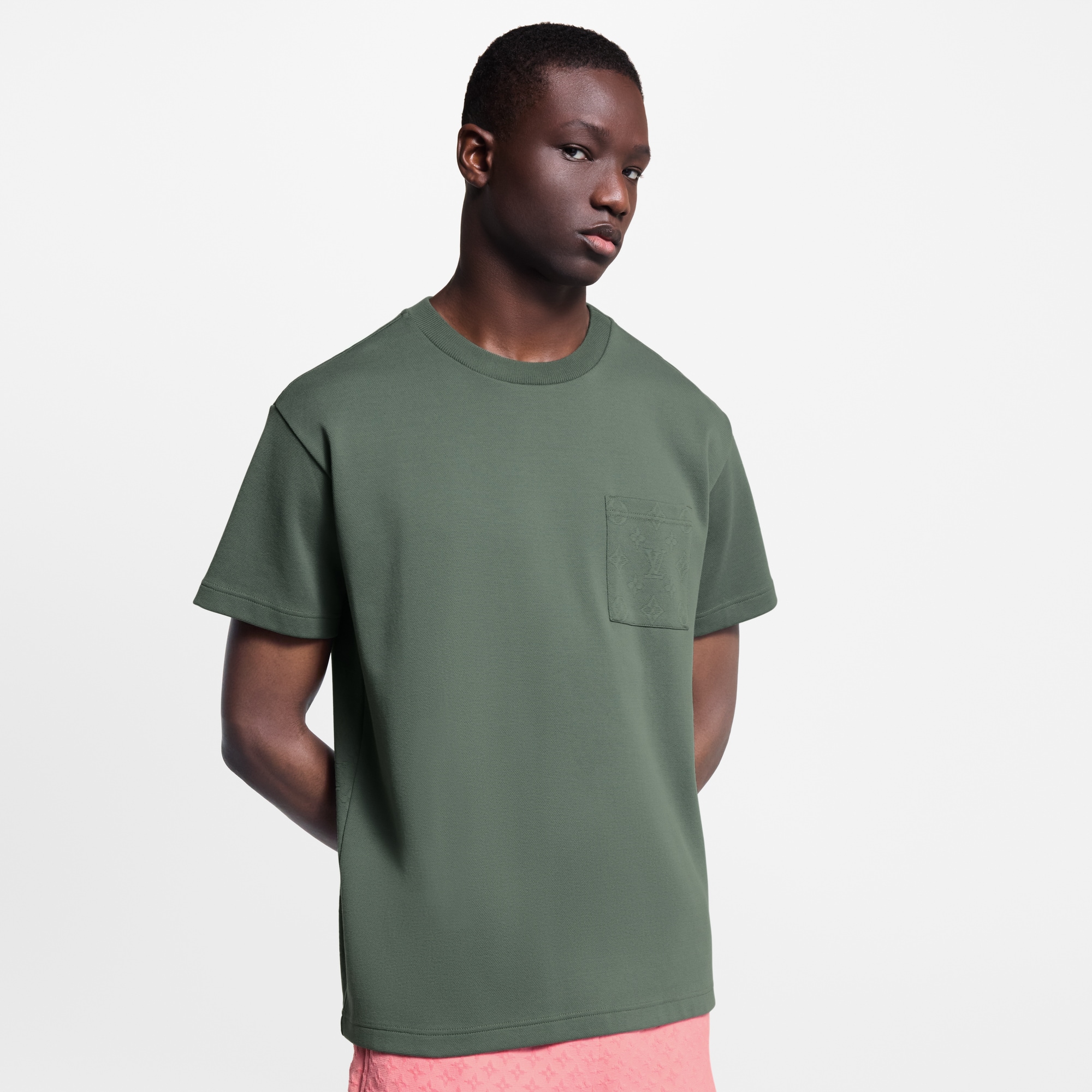 Camiseta con bolsillo distintivo  Hombre Prêt-à-Porter Camisetas y polos | LOUIS VUITTON (Zoom de producto)