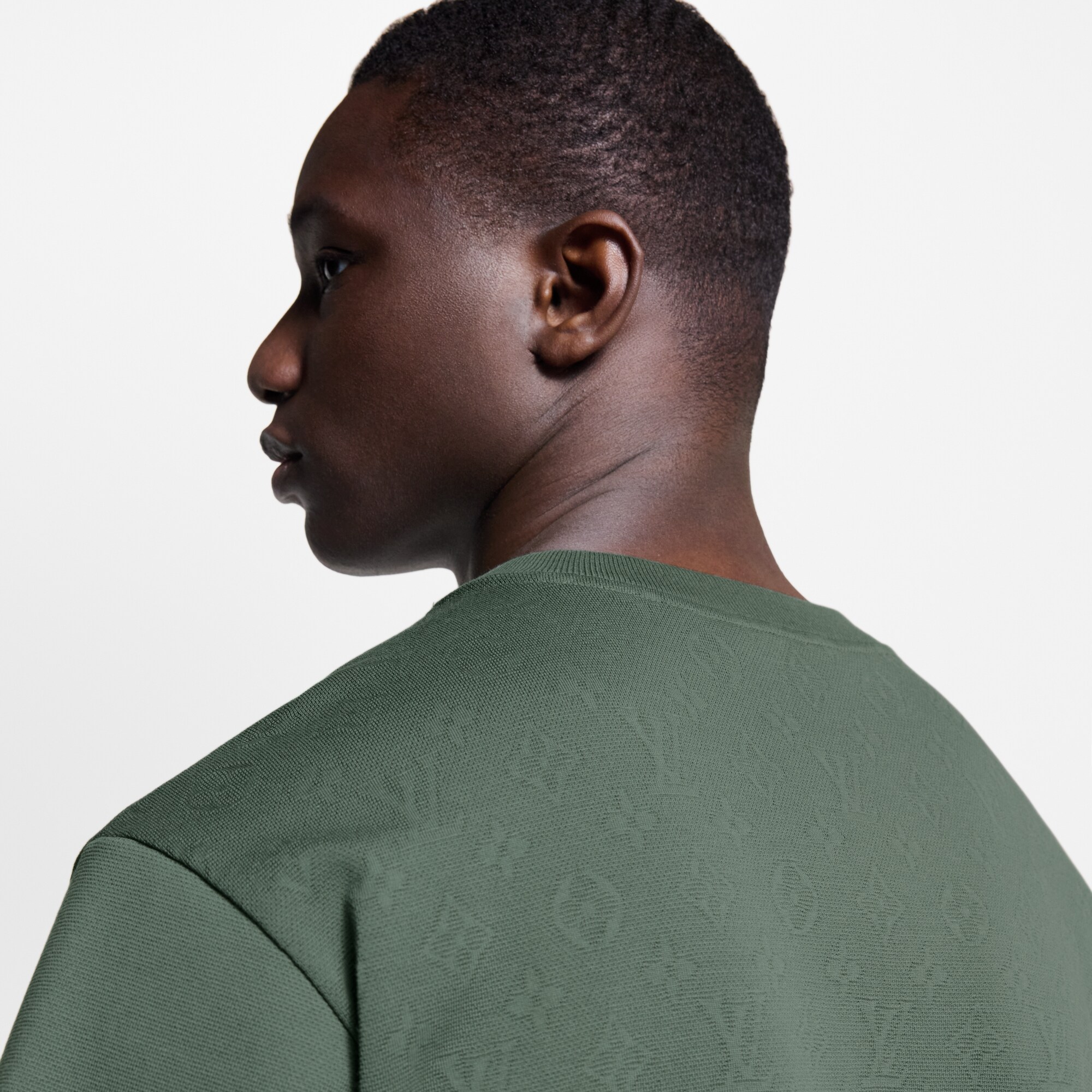 Camiseta con bolsillo distintivo  Hombre Prêt-à-Porter Camisetas y polos | LOUIS VUITTON (Zoom de producto)