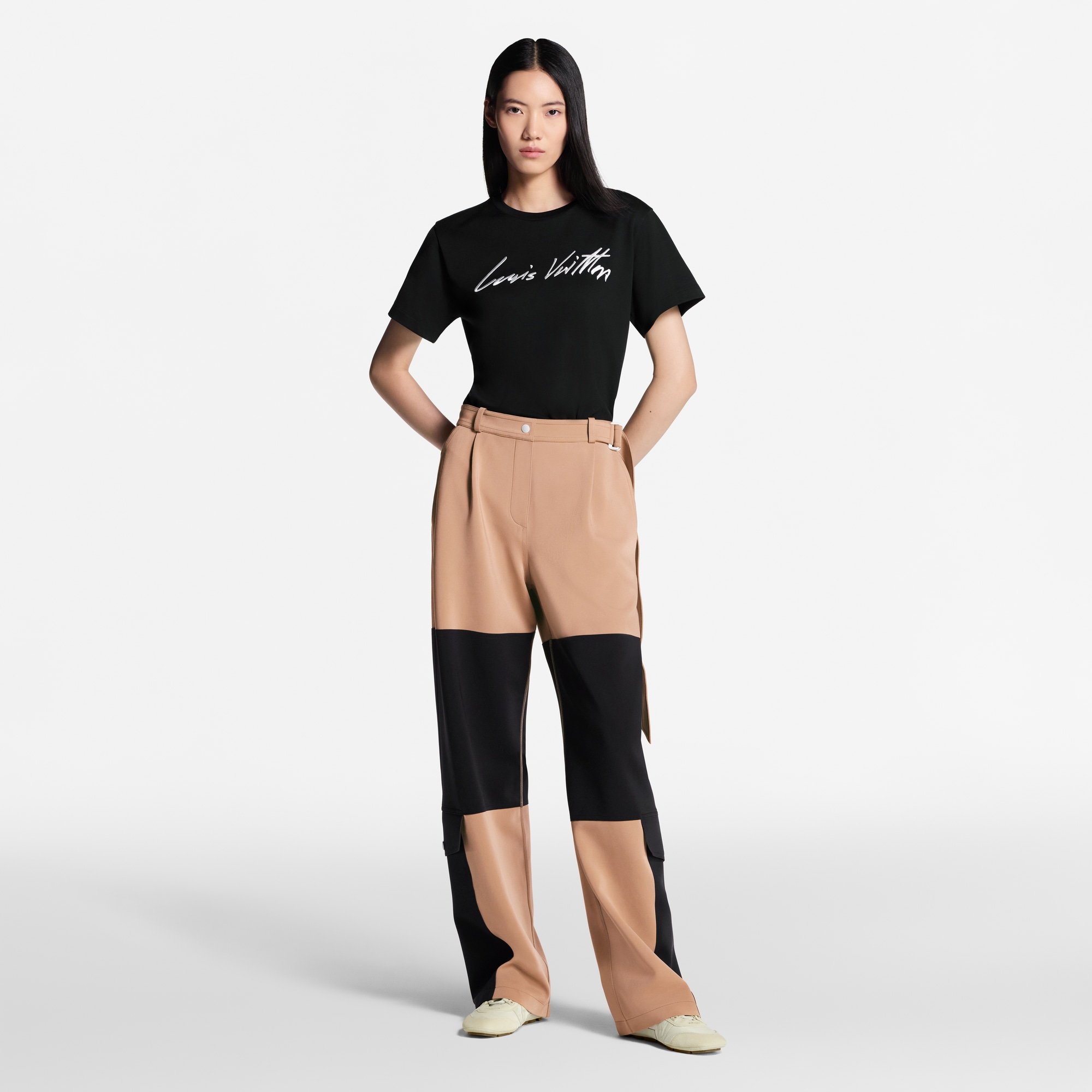 Camiseta con distintivo en cursiva  Mujer Prêt-à-Porter Tops | LOUIS VUITTON (Zoom de producto)