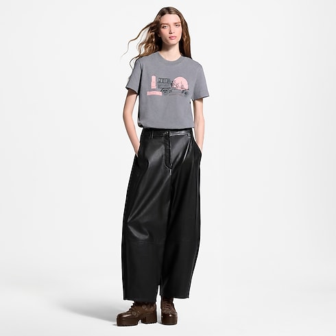 Camiseta con estampado de coches Mujer Prêt-à-Porter Camisetas y sudaderas | LOUIS VUITTON (Zoom de producto)
