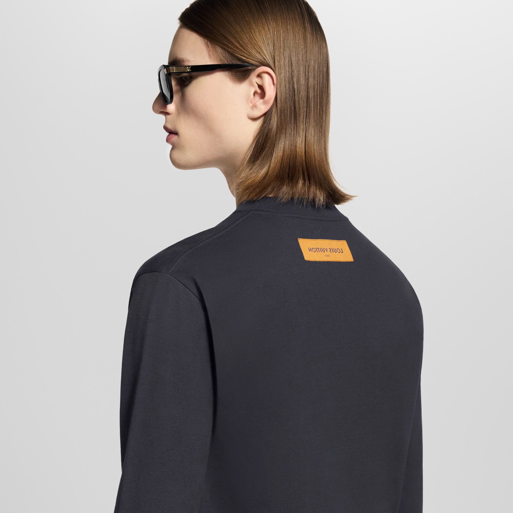 Camiseta de manga larga con logotipo LV  Hombre Prêt-à-Porter Camisetas y polos | LOUIS VUITTON (Zoom de producto)