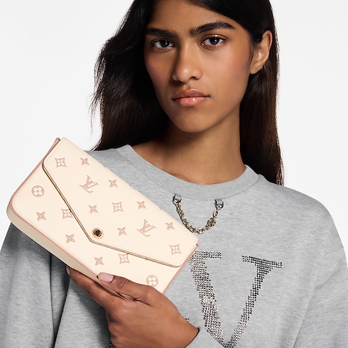 Cartera de mano Félicie Piel Monogram Empreinte Mujer Carteras y pequeña marroquinería Carteras con cadena y mini bolsos | LOUIS VUITTON (Zoom de producto)