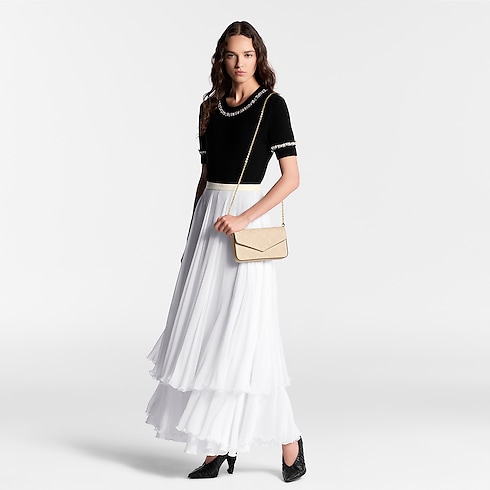 Cartera de mano Félicie Piel Monogram Empreinte Mujer Carteras y pequeña marroquinería Carteras con cadena y mini bolsos | LOUIS VUITTON (Zoom de producto)