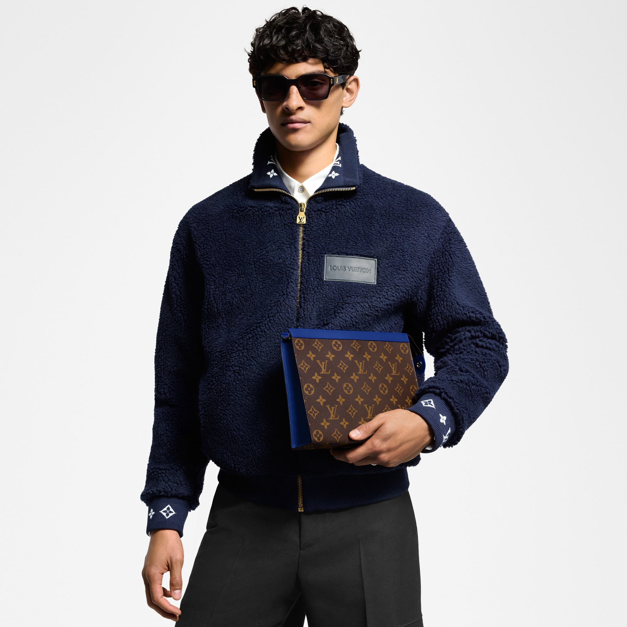 Cartera de mano Voyage MM G73 Hombre Carteras y pequeña marroquinería Pochettes | LOUIS VUITTON (Zoom de producto)