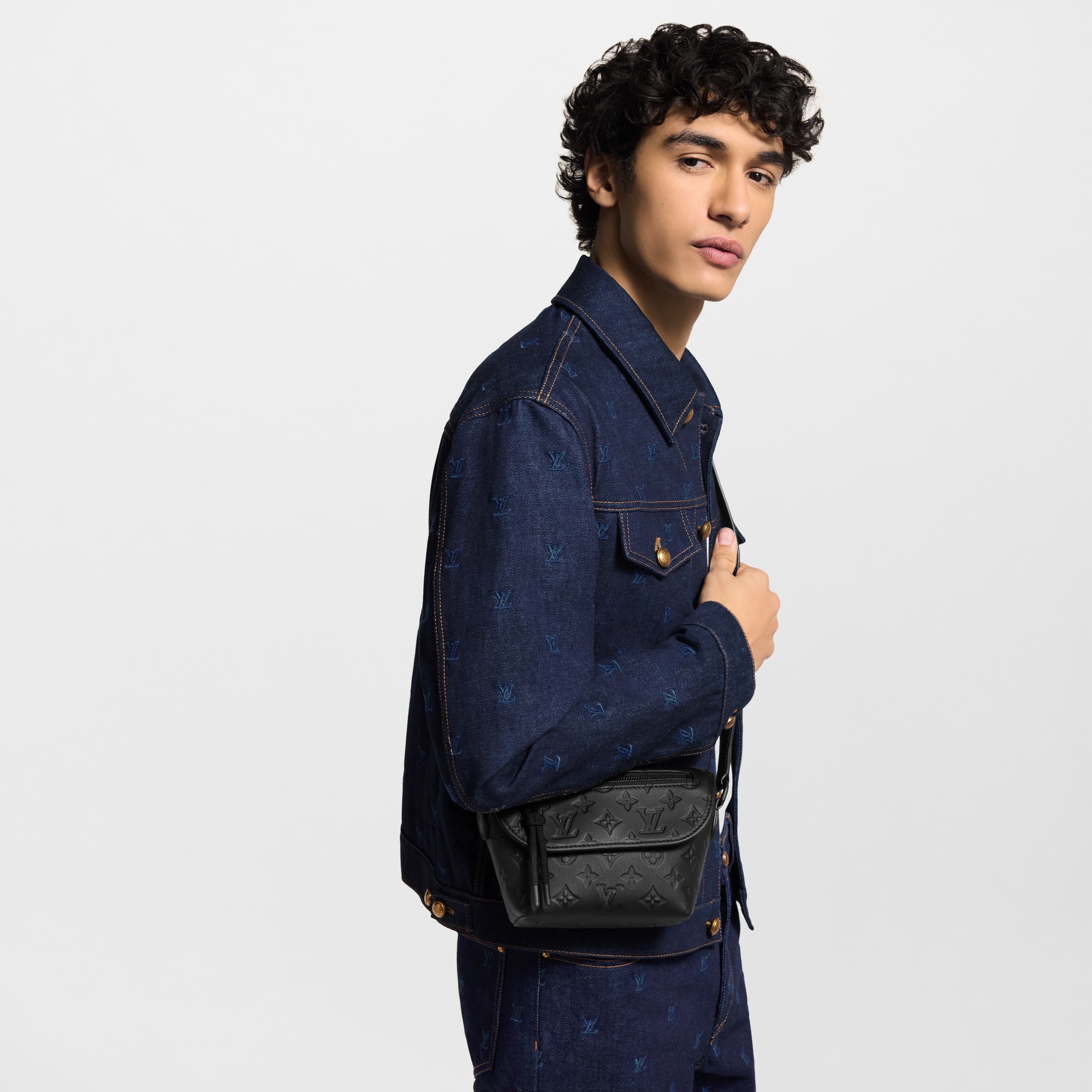 Cartera Pulse con bandolera Sombra Monogram Hombre Carteras y pequeña marroquinería Mini Bolsos | LOUIS VUITTON (Zoom de producto)