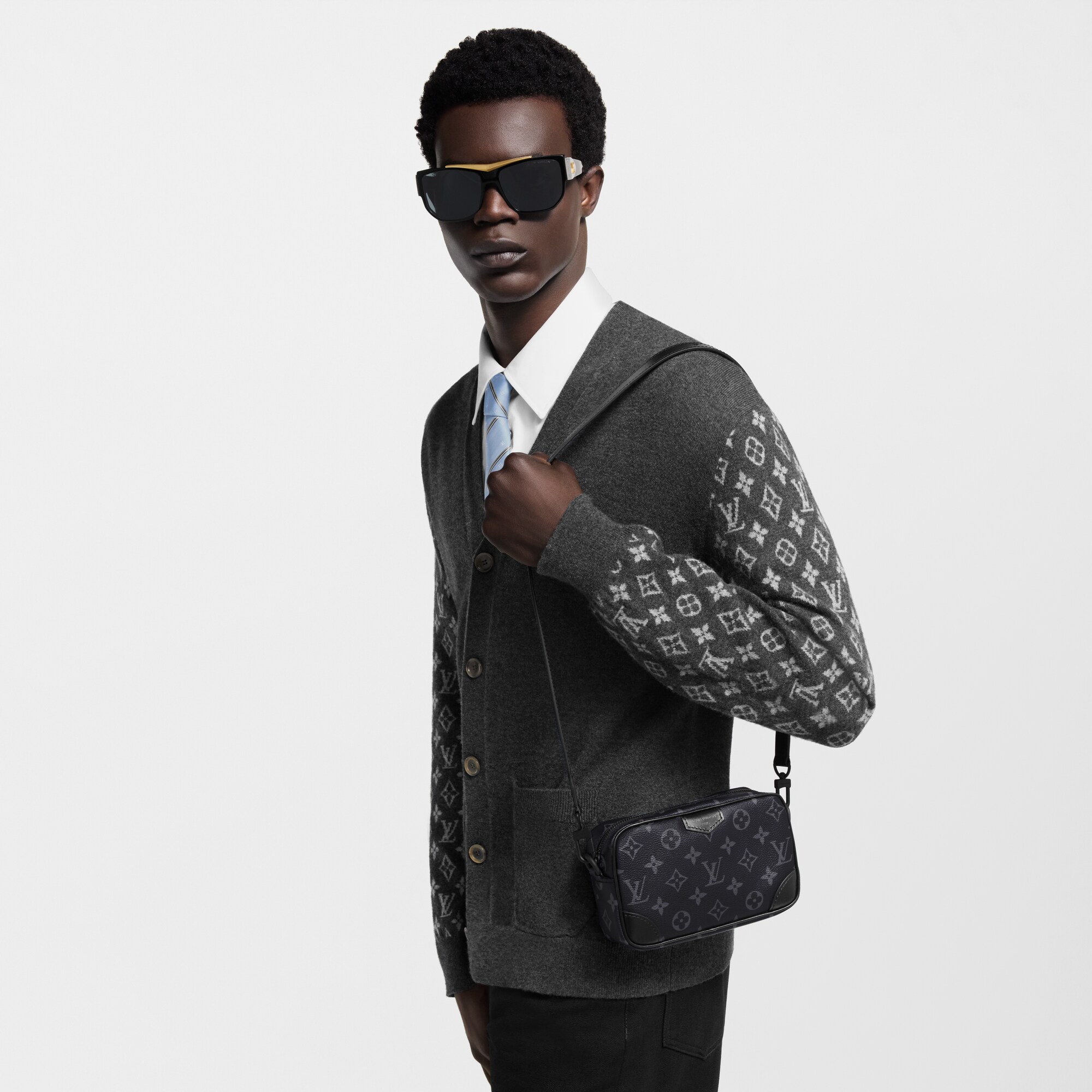 Cartera Trocadéro con bandolera Lona Monogram Eclipse Hombre Carteras y pequeña marroquinería Mini Bolsos | LOUIS VUITTON (Zoom de producto)