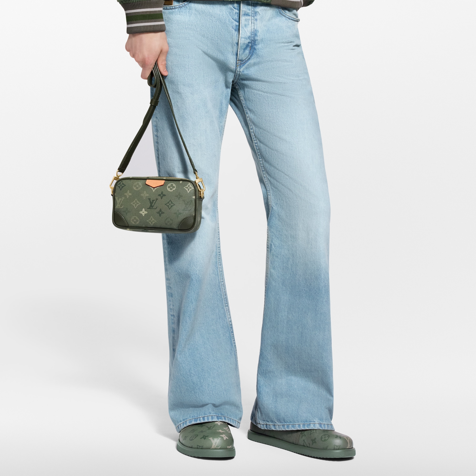 Cartera Trocadéro con bandolera Monogram Other Regalos de Navidad Regalos para él } | LOUIS VUITTON (Zoom de producto)