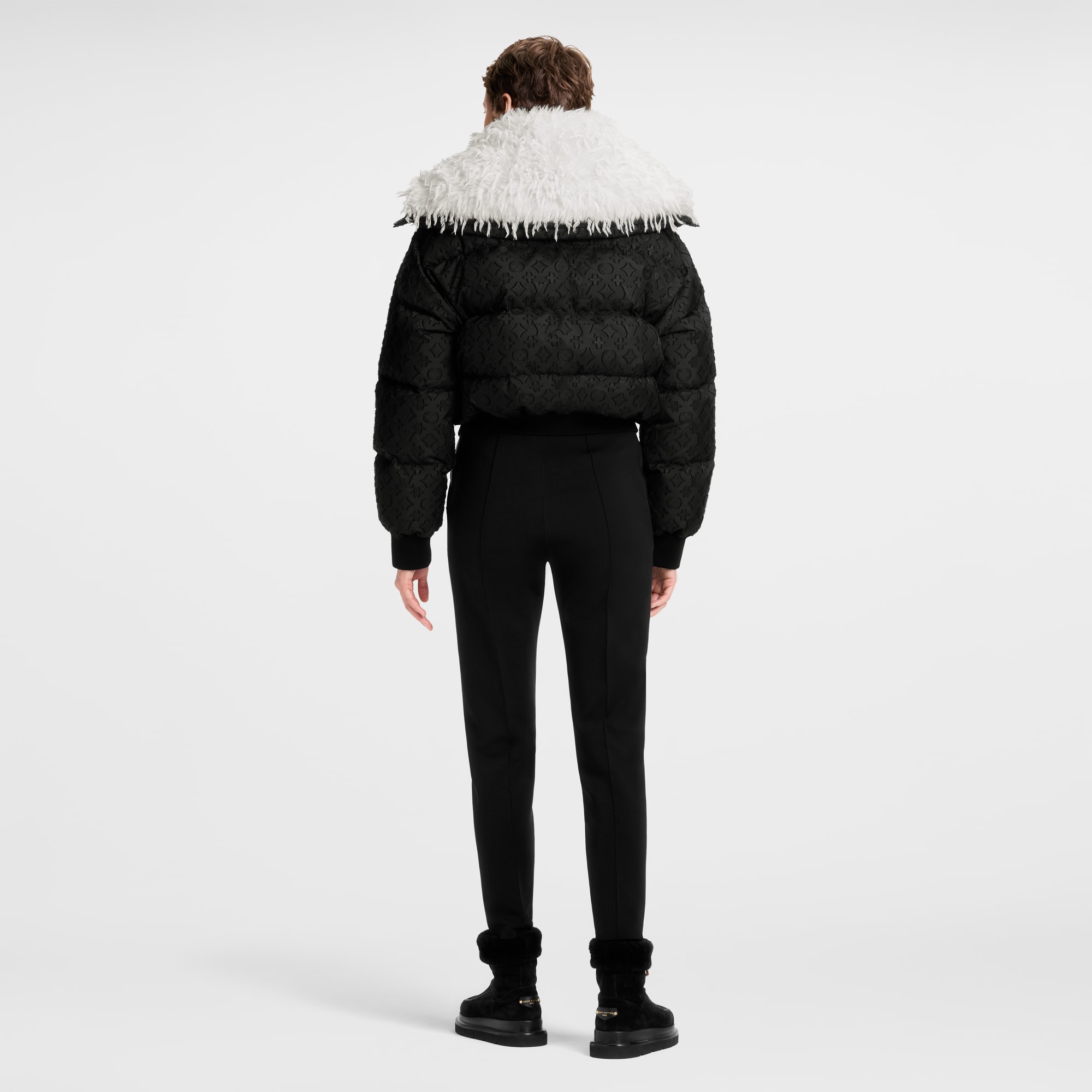 Cazadora de plumón con cuello de plumas  Mujer Prêt-à-Porter Abrigos y chaquetas | LOUIS VUITTON (Zoom de producto)