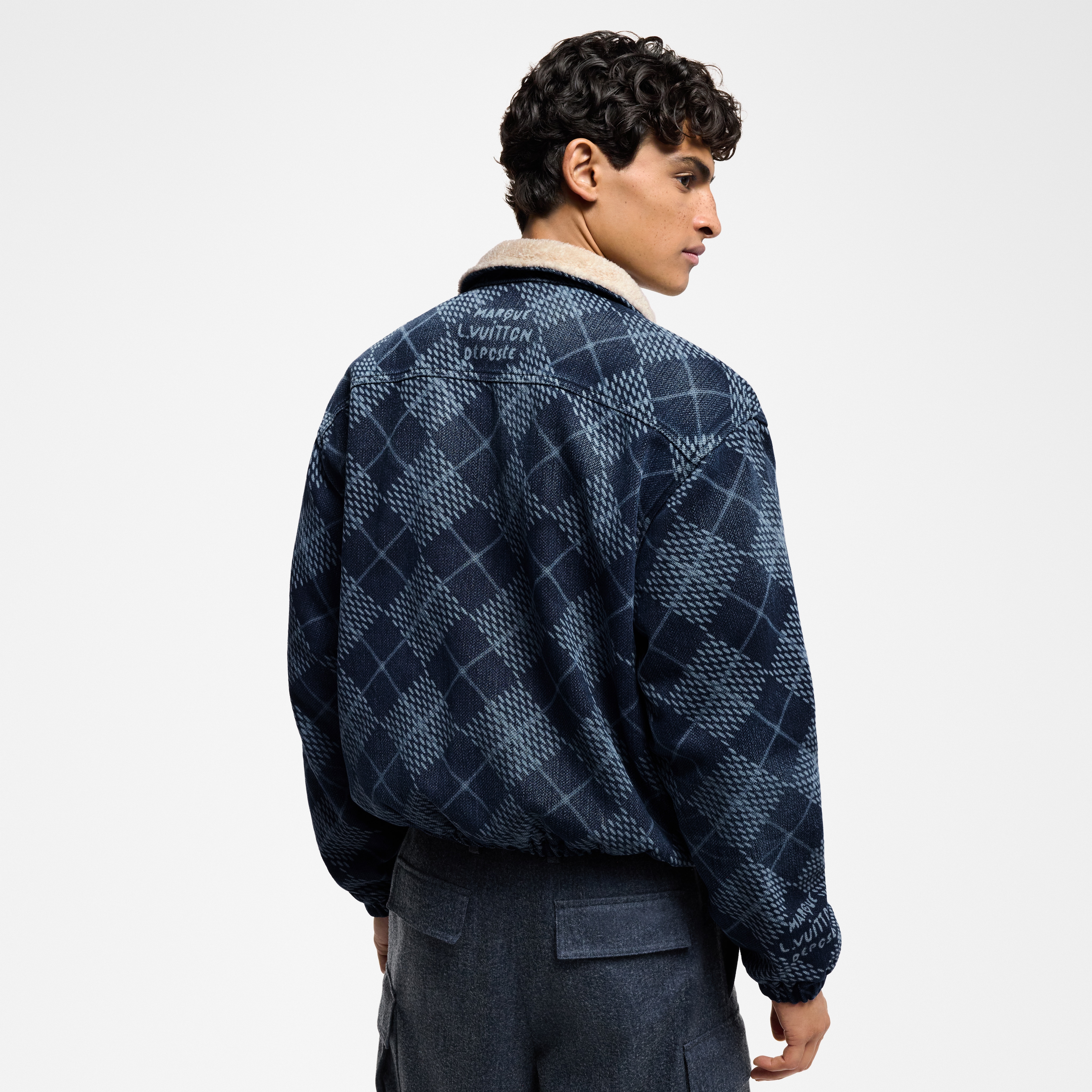 Cazadora vaquera con forro de tejido de felpa  Hombre Prêt-à-Porter Cazadoras y abrigos | LOUIS VUITTON (Zoom de producto)