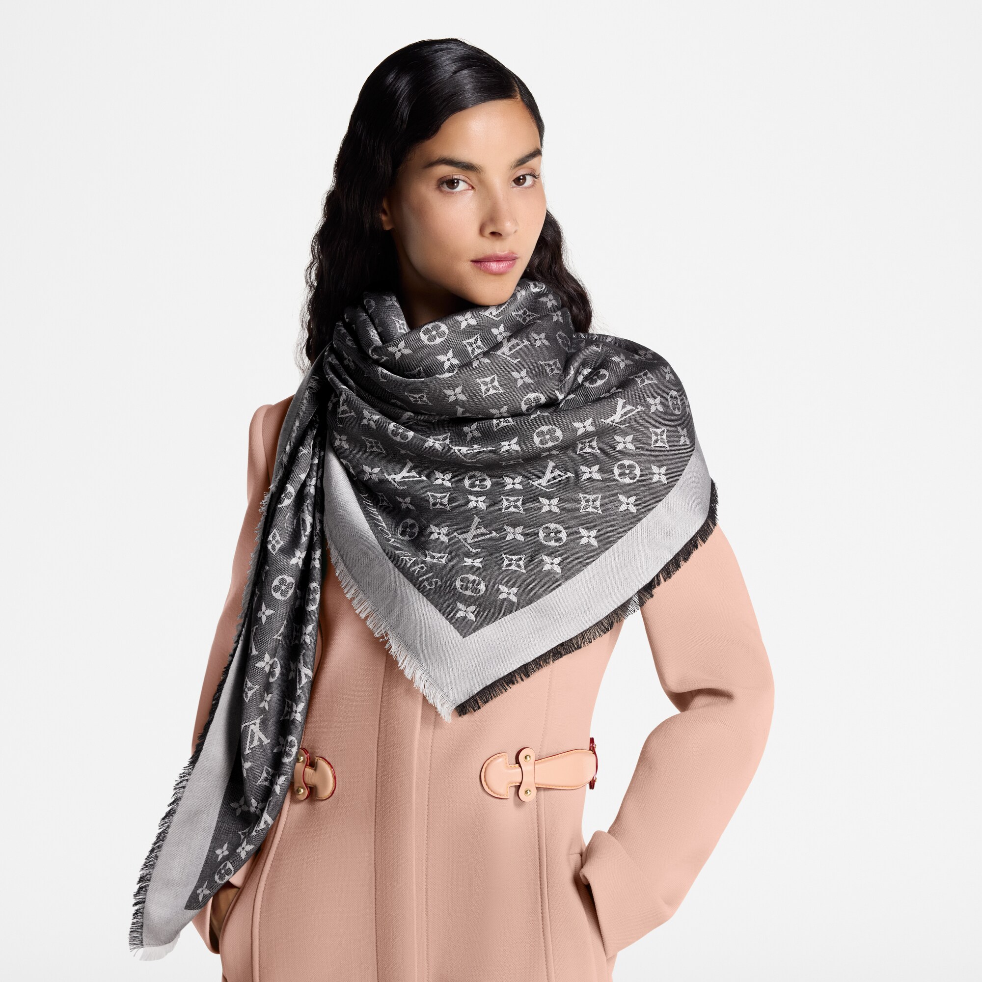 Chal Monogram Denim S00 Mujer Accesorios Chales y estolas | LOUIS VUITTON (Zoom de producto)