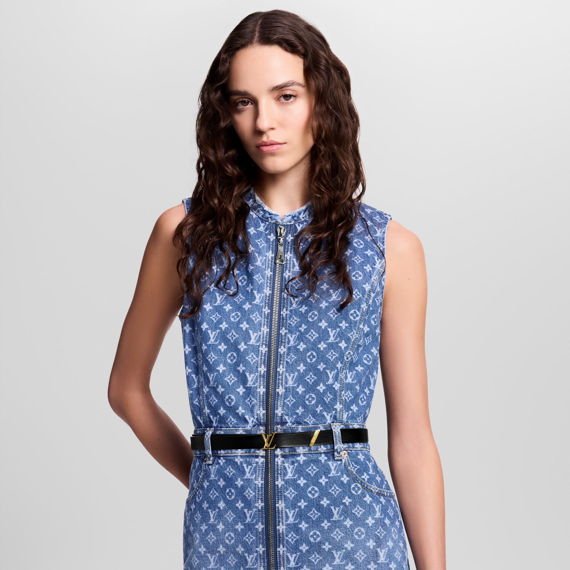 Cinturón LV Initiales de 2 cm Otros pieles Mujer Accesorios Cinturones | LOUIS VUITTON (Zoom de producto)