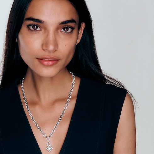 Colgante Ever Blossom de oro blanco y diamantes Les Extraordinaires Joyería Collares y colgantes | LOUIS VUITTON (Zoom de producto)