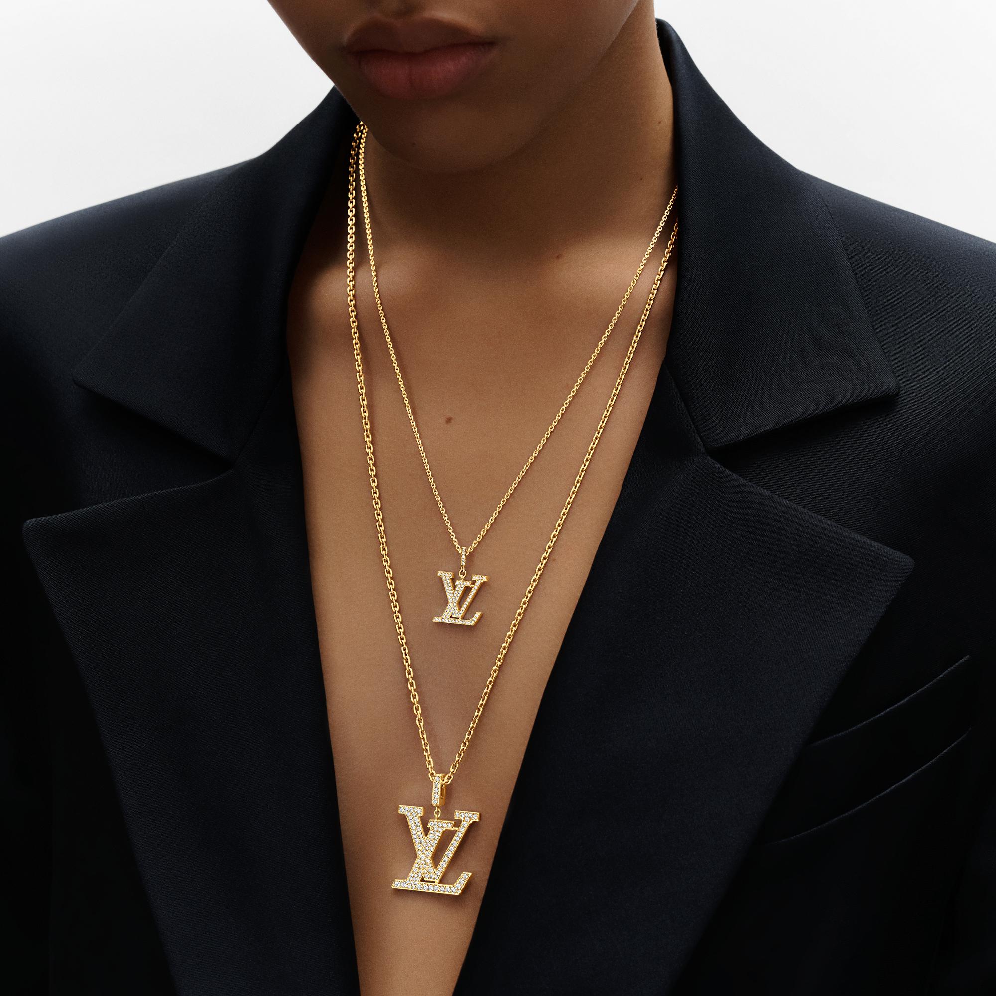 Colgante LV mediano de oro amarillo y diamantes  Joyería Categorías Collares y colgantes | LOUIS VUITTON (Zoom de producto)