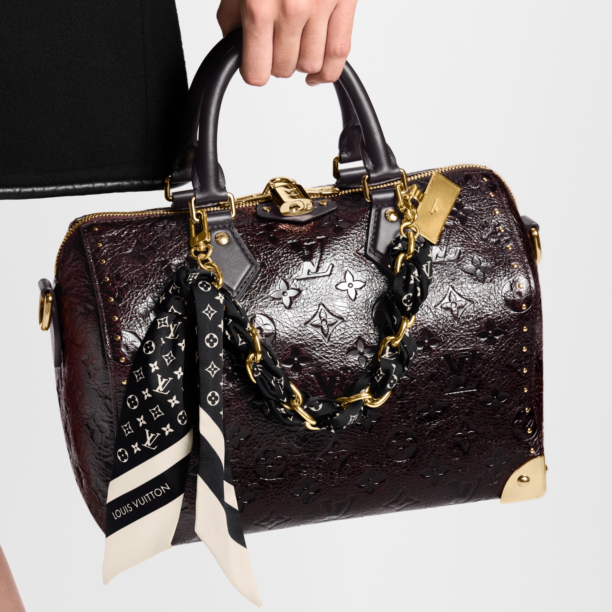 Colgante para bolso y pulsera para el teléfono Monogram Silhouette S00 Mujer Accesorios Llaveros y charms | LOUIS VUITTON (Zoom de producto)
