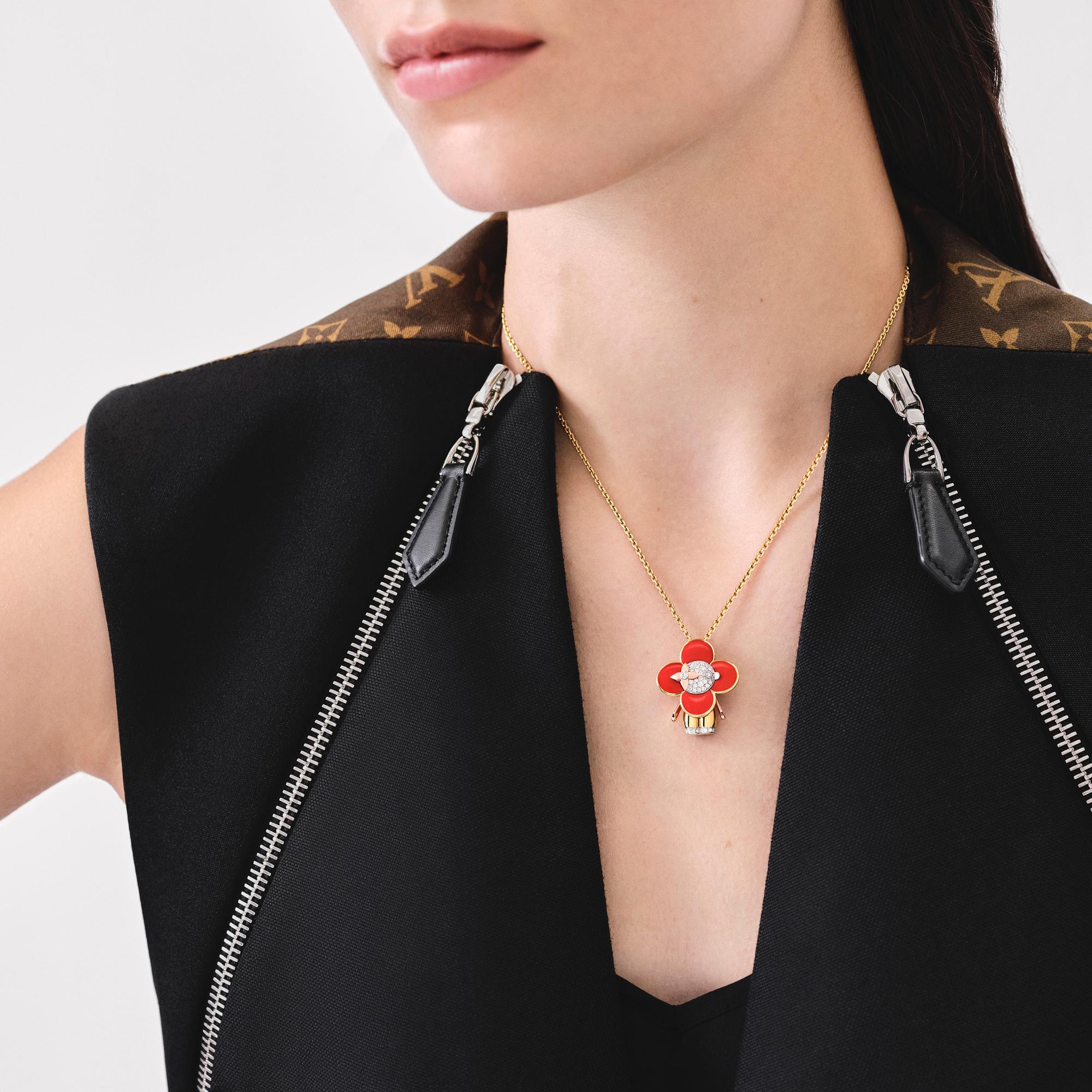 Colgante Vivienne de oro, laca roja y diamantes  Joyería Categorías Collares y colgantes | LOUIS VUITTON (Zoom de producto)
