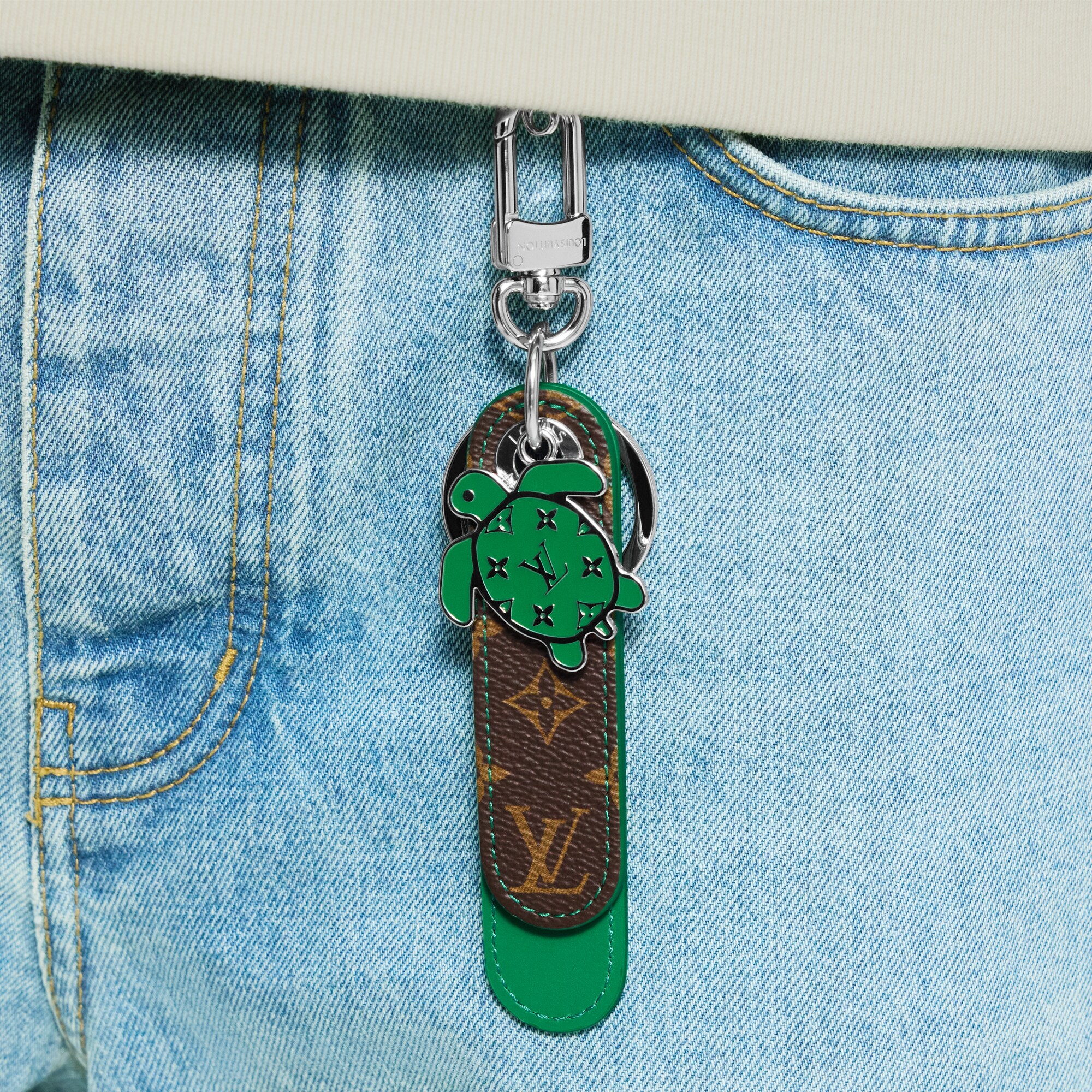 Colgante y llavero Dragonne Tab S00 Hombre Accesorios Llaveros y charms | LOUIS VUITTON (Zoom de producto)