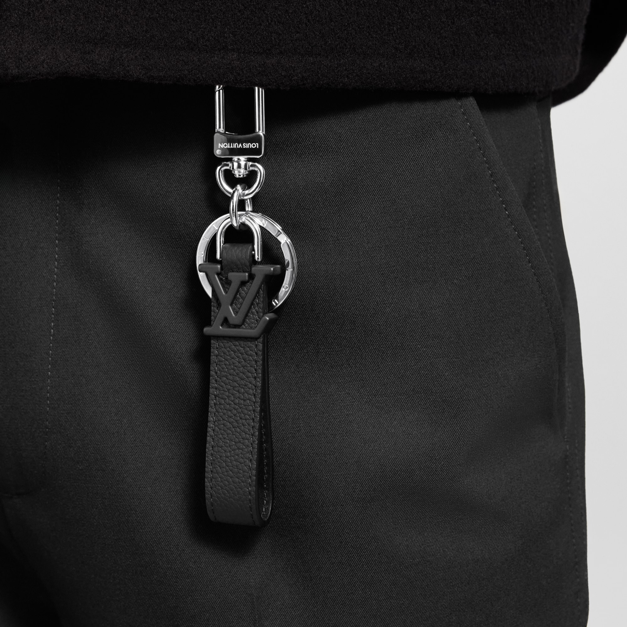 Colgante y llavero LV Aerogram S00 Hombre Accesorios Llaveros y charms | LOUIS VUITTON (Zoom de producto)