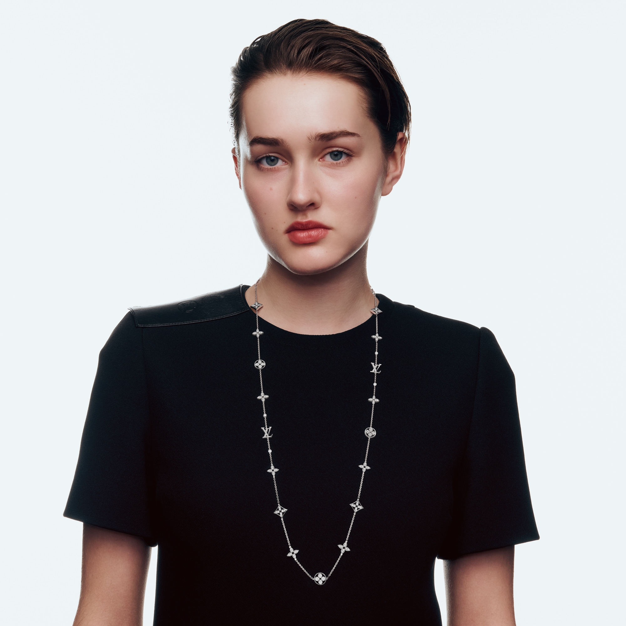 Collar largo Idylle Blossom Multi-Motif de oro blanco y diamantes  Joyería Categorías Collares y colgantes | LOUIS VUITTON (Zoom de producto)