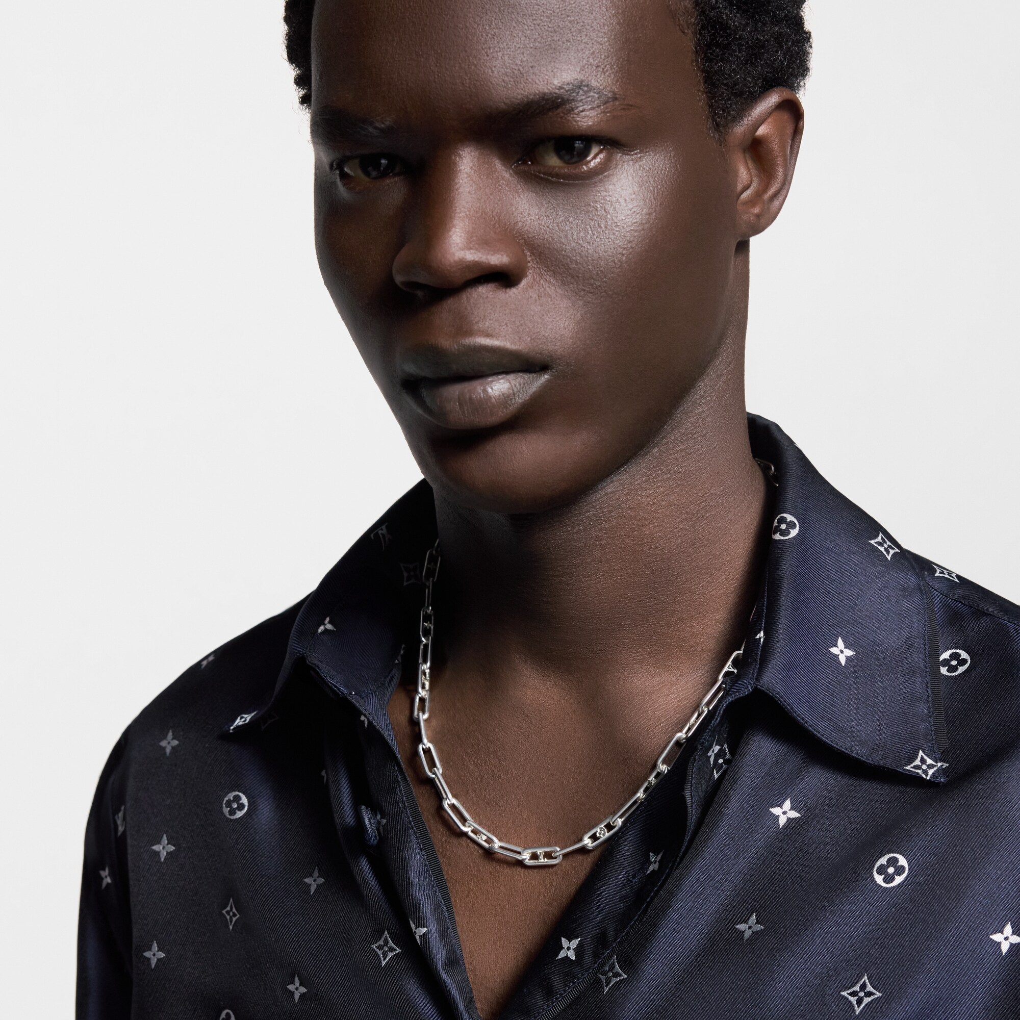 Collar Sleek Monogram S00 Hombre Joyería Collares y colgantes | LOUIS VUITTON (Zoom de producto)