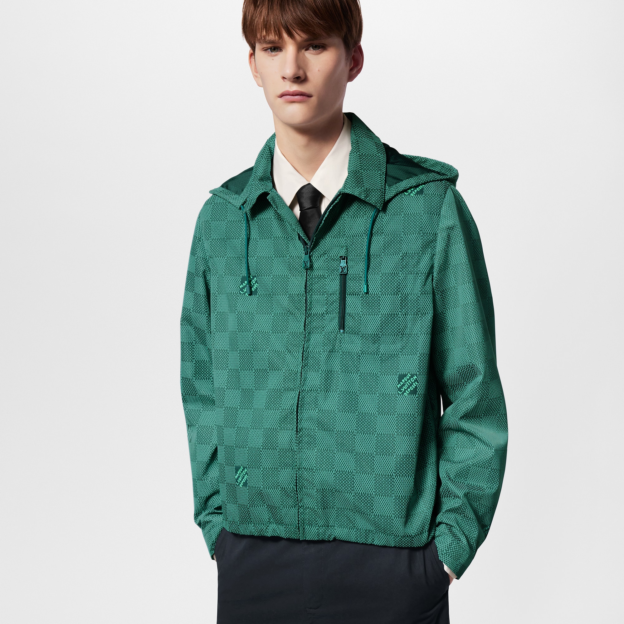 Cortavientos de nailon estampado con capucha  Hombre Prêt-à-Porter Cazadoras y abrigos | LOUIS VUITTON (Zoom de producto)