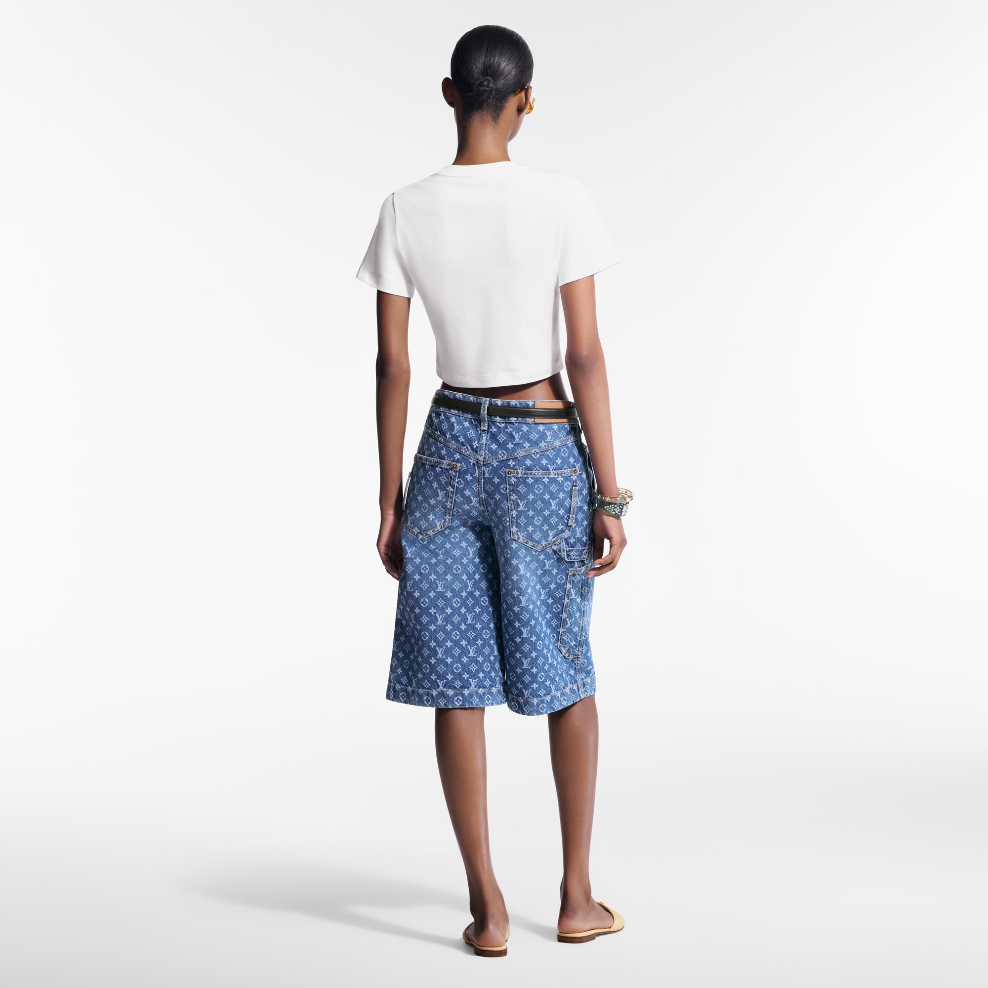 Crop top con distintivo en cursiva  Mujer Prêt-à-Porter Tops | LOUIS VUITTON (Zoom de producto)