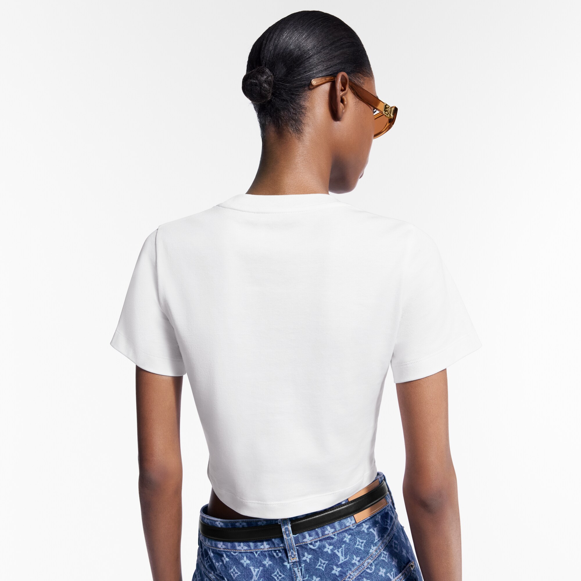 Crop top con distintivo en cursiva  Mujer Prêt-à-Porter Tops | LOUIS VUITTON (Zoom de producto)