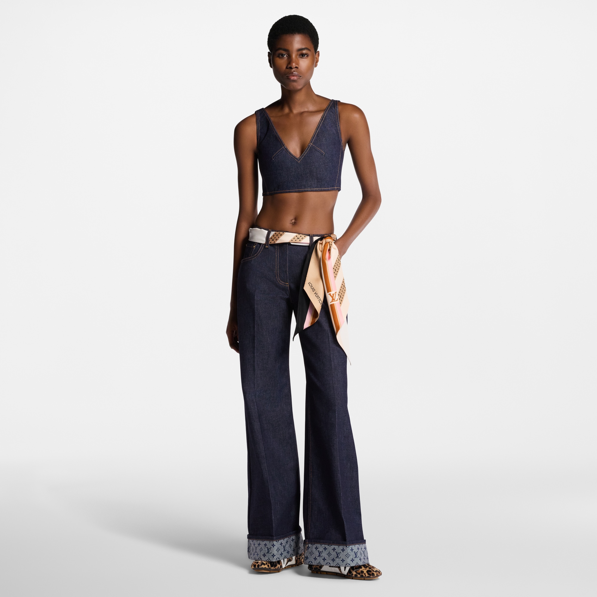 Crop top vaquero con cuello de pico  Mujer Prêt-à-Porter Tops | LOUIS VUITTON (Zoom de producto)