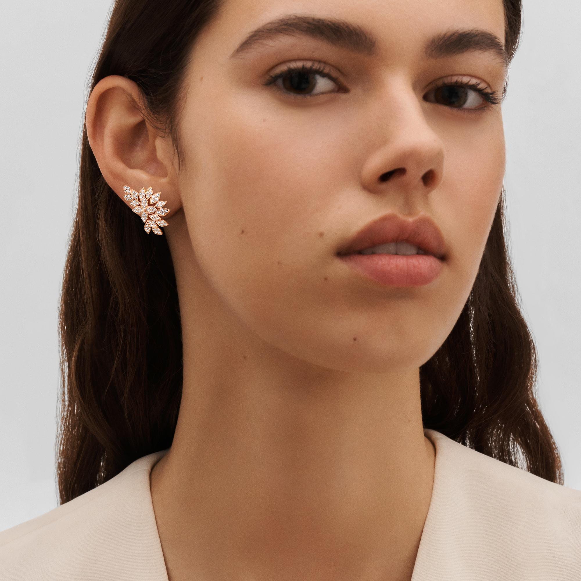Ear Cuff Idylle Blossom de oro rosa y diamantes (unidad)  Joyería Categorías Pendientes | LOUIS VUITTON (Zoom de producto)