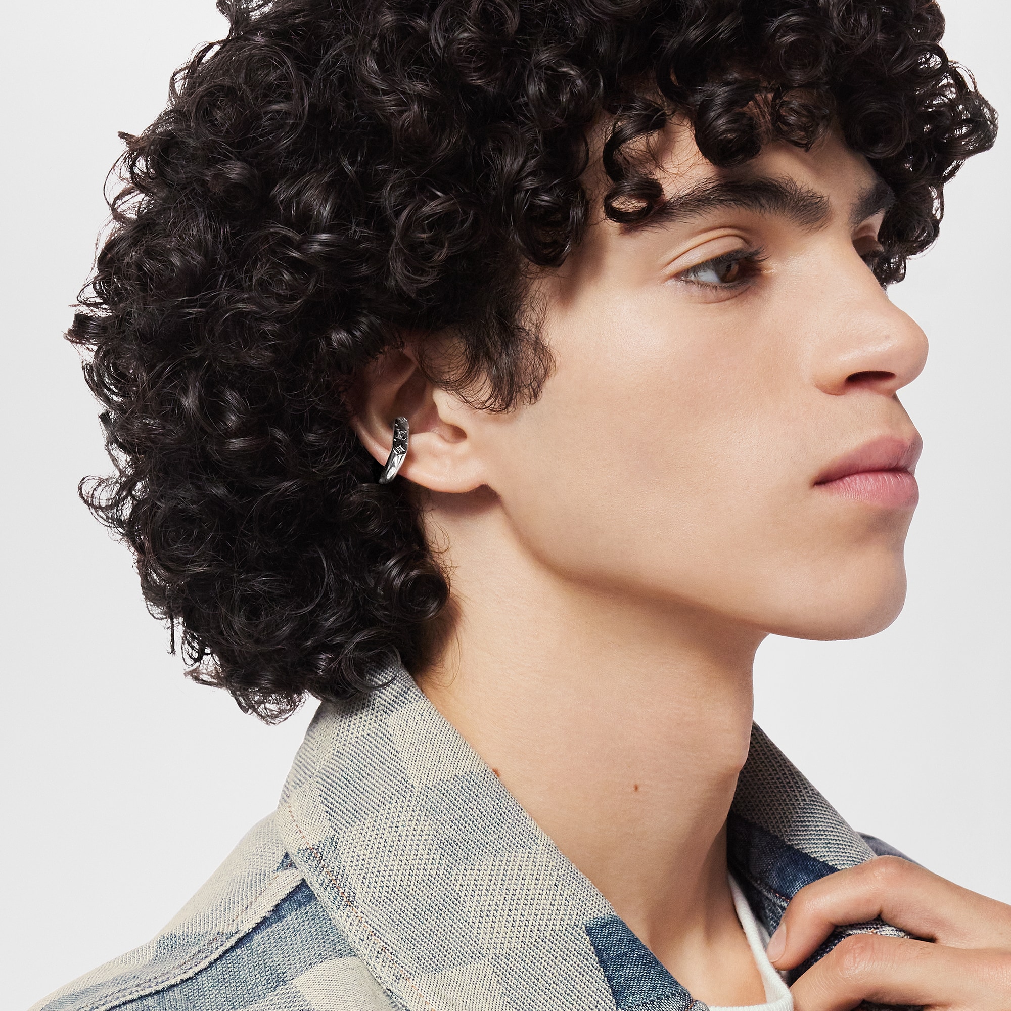 Earcuff Monogram Chain S00 Hombre Joyería Toda la bisutería | LOUIS VUITTON (Zoom de producto)
