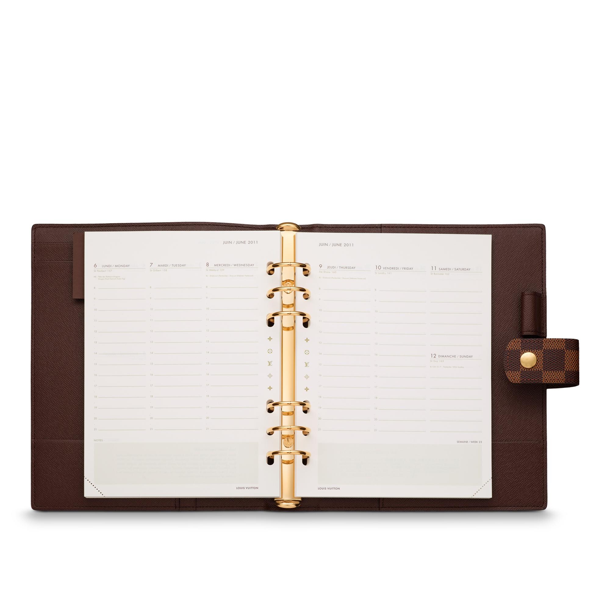Funda de agenda de anillas grande Lona Damier Ebène Bolsos y pequeña marroquinería Personalización de artículos de cuero } | LOUIS VUITTON (Zoom de producto)