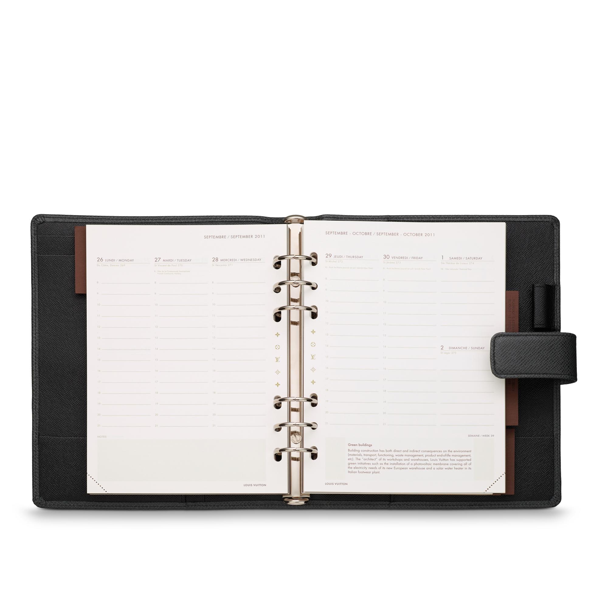 Funda de agenda de anillas grande Piel Taïga Baúles, Viaje y Hogar Libros Artículos de papelería | LOUIS VUITTON (Zoom de producto)