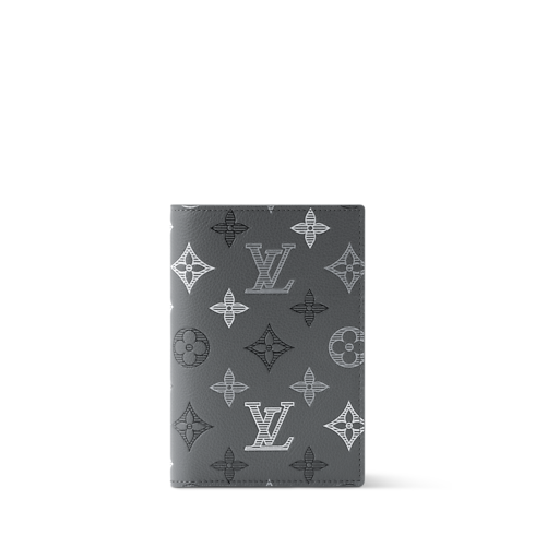 Funda de pasaporte Monogram Shadow Hombre Carteras y pequeña marroquinería Todas las carteras y pequeña marroquinería | LOUIS VUITTON (Zoom de producto)