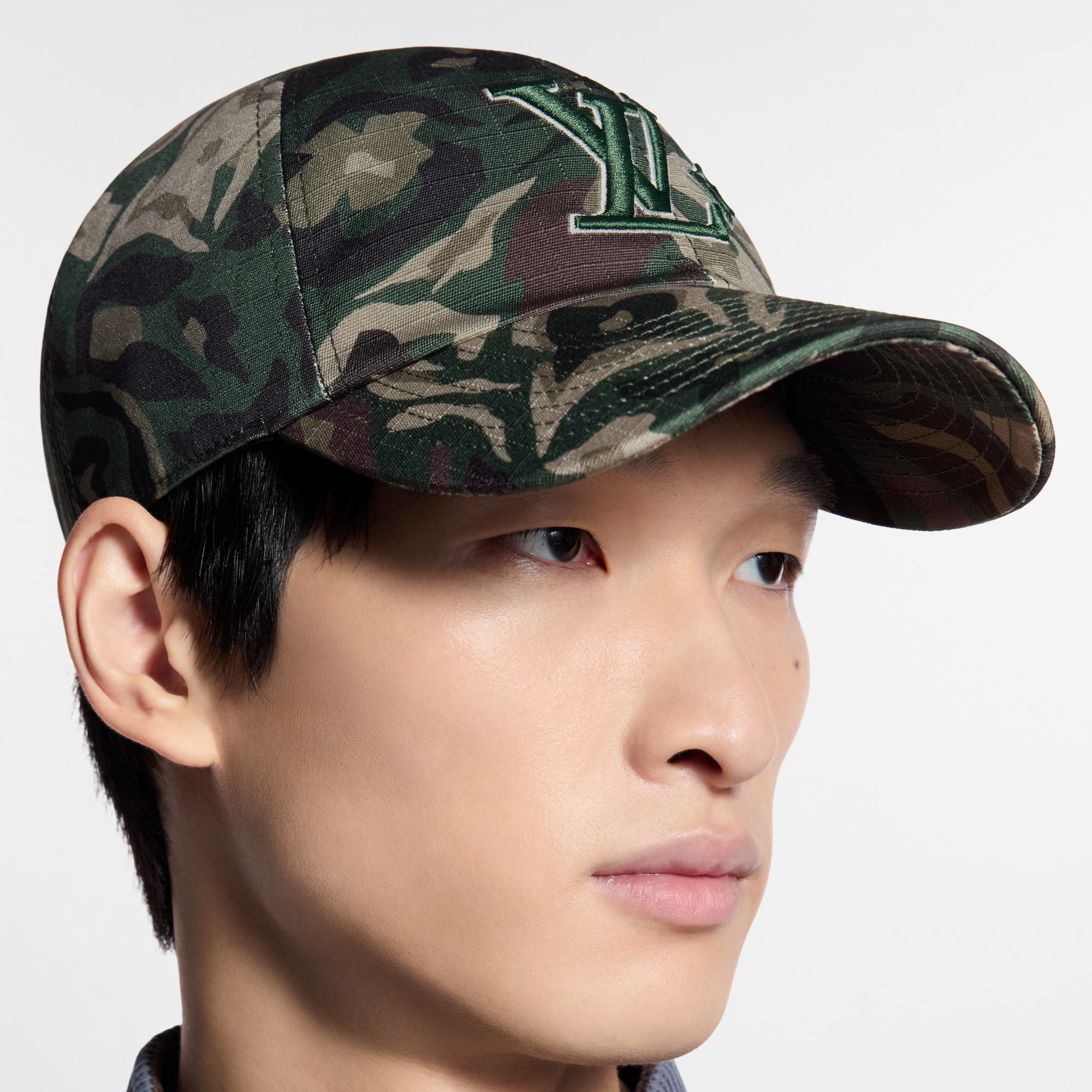 Gorra LV Camo S00 Hombre Accesorios Sombreros, Gorros y Guantes | LOUIS VUITTON (Zoom de producto)