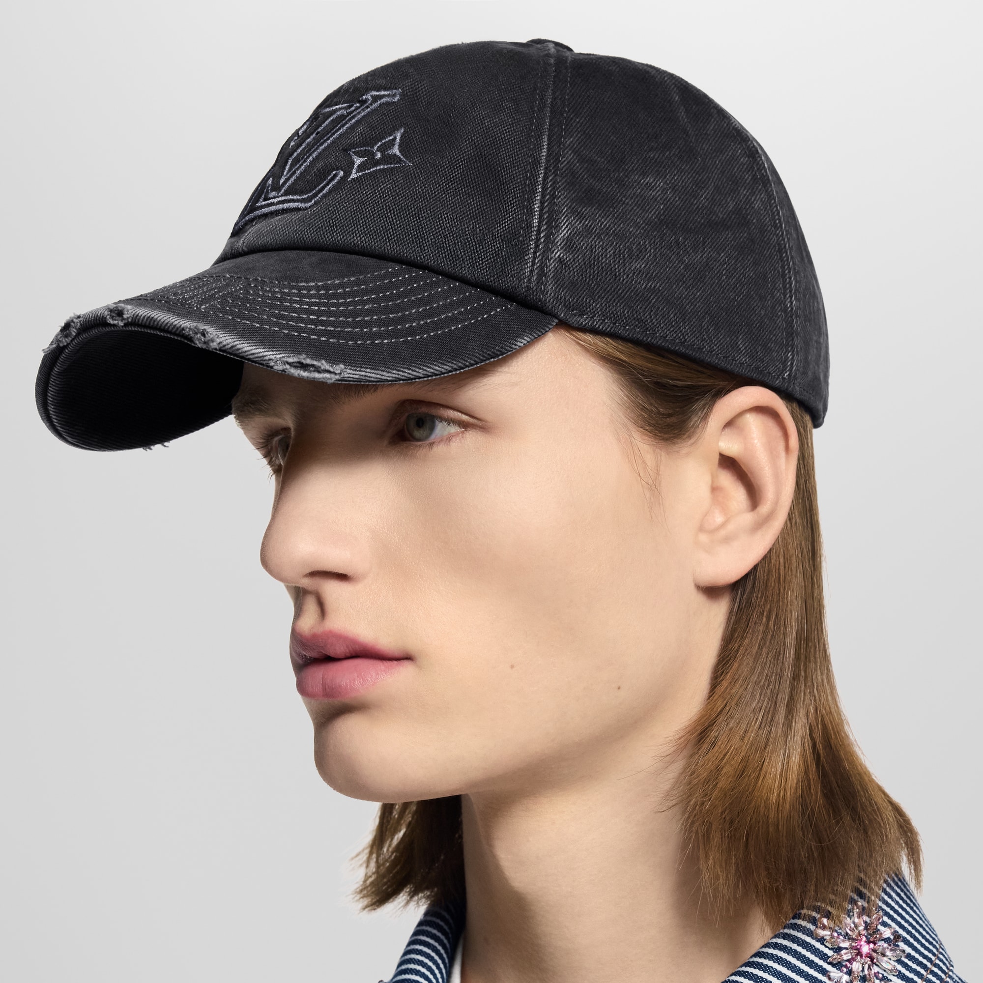 Gorra LV Denim Washed S00 Hombre Accesorios Sombreros, Gorros y Guantes | LOUIS VUITTON (Zoom de producto)