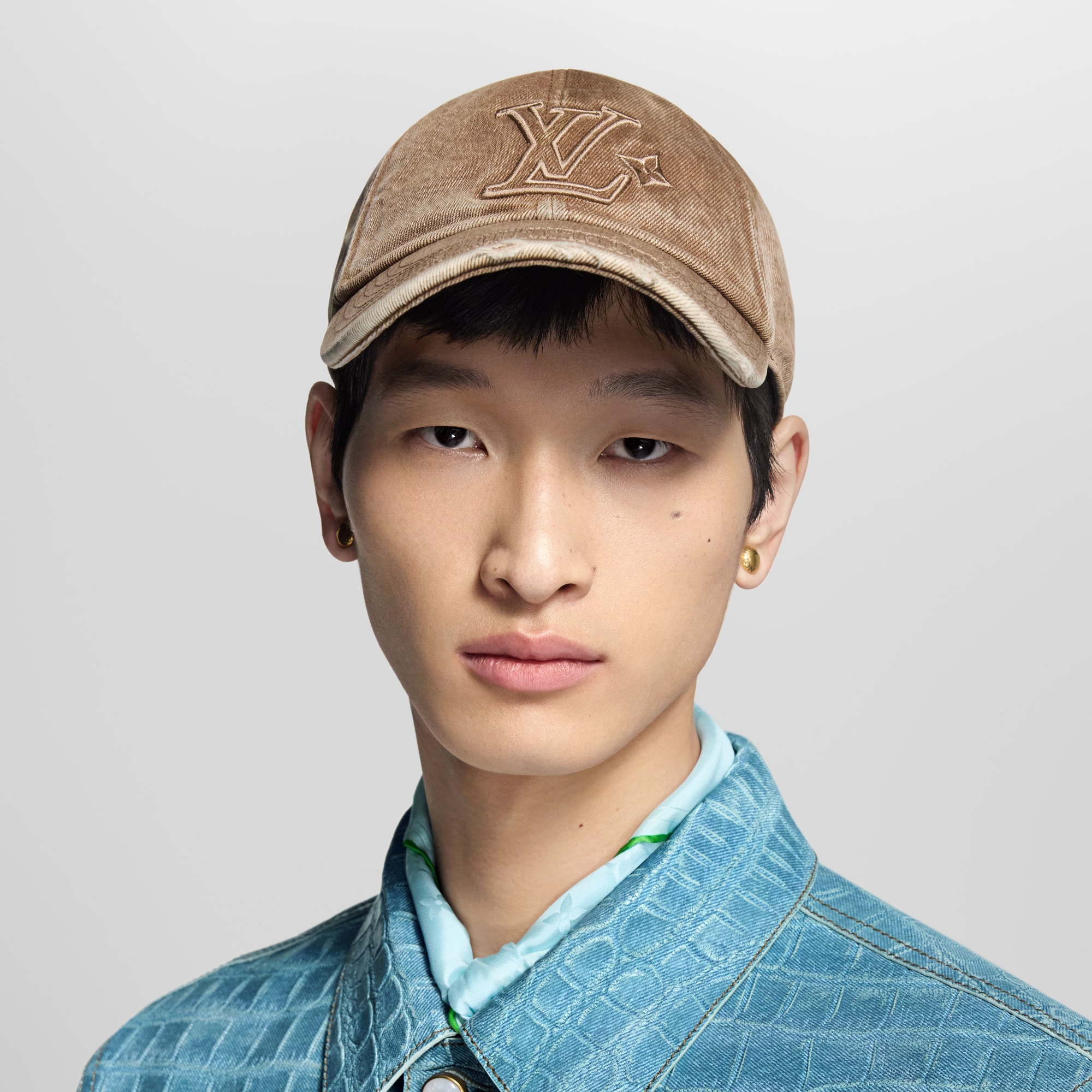 Gorra LV Denim Washed S00 Hombre Accesorios Sombreros, Gorros y Guantes | LOUIS VUITTON (Zoom de producto)
