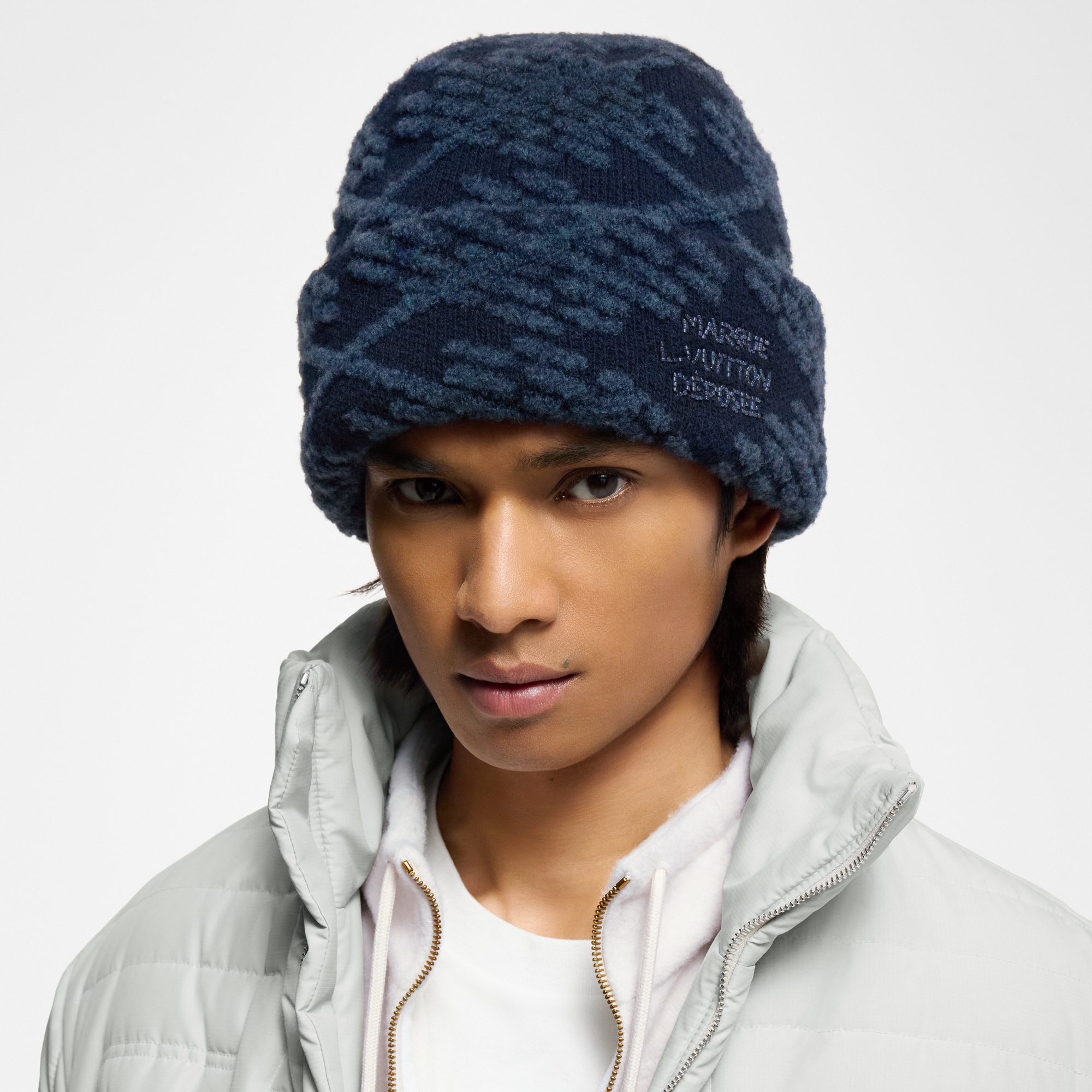 Gorro LV Crush Damier Argyle S00 Hombre Accesorios Sombreros, Gorros y Guantes | LOUIS VUITTON (Zoom de producto)