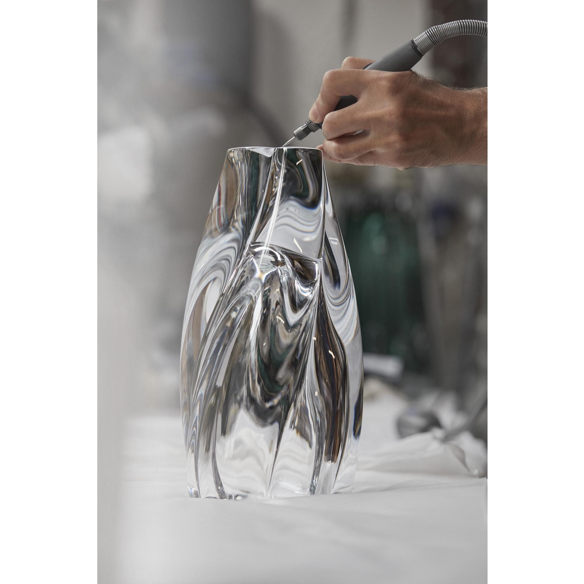 Jarrón Blossom de Tokujin Yoshioka  Baúles, Viaje y Hogar Hogar y Decoración de mesa Decoración | LOUIS VUITTON (Zoom de producto)