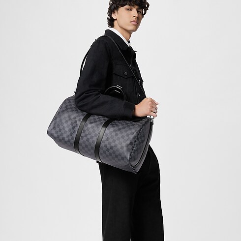 Keepall 45 con bandolera Toile Damier Graphite Hombre Viaje Todo el equipaje y accesorios | LOUIS VUITTON (Zoom de producto)