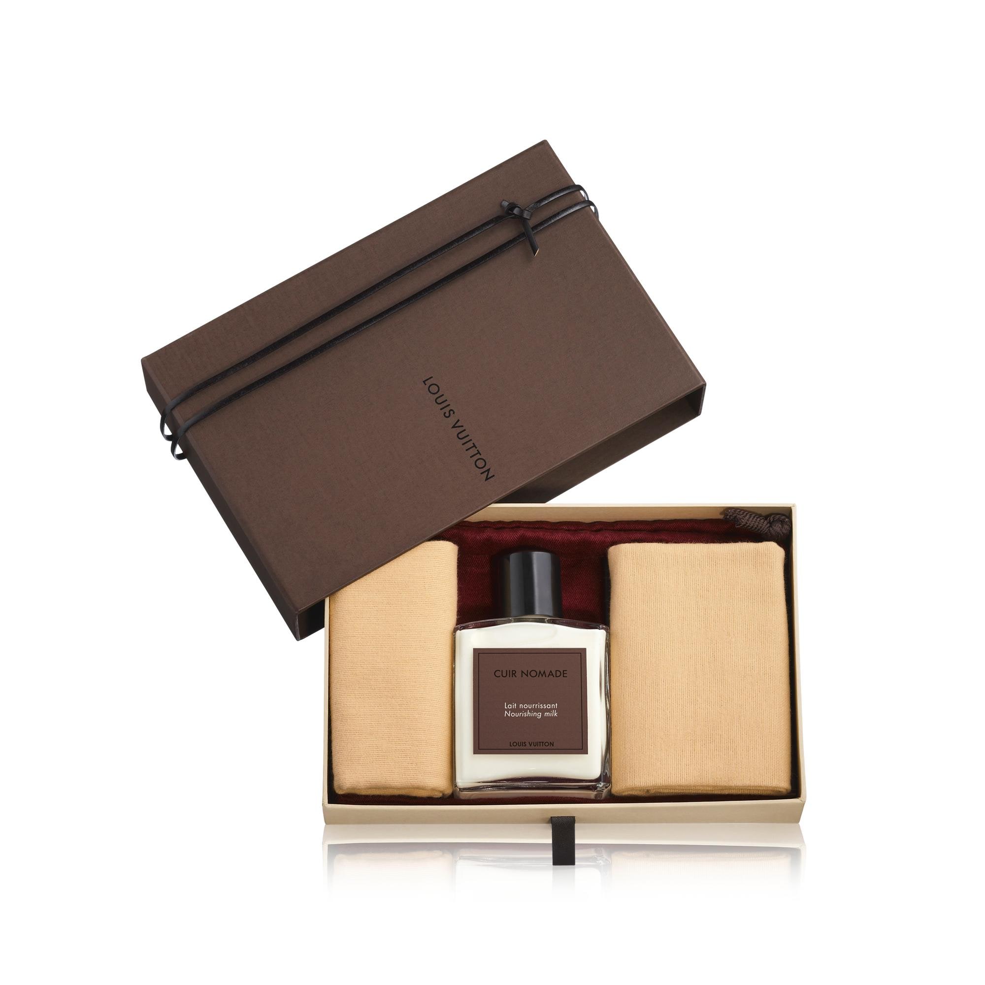 Kit de cuidado Nomade  Hombre Accesorios Llaveros y charms | LOUIS VUITTON (Zoom de producto)