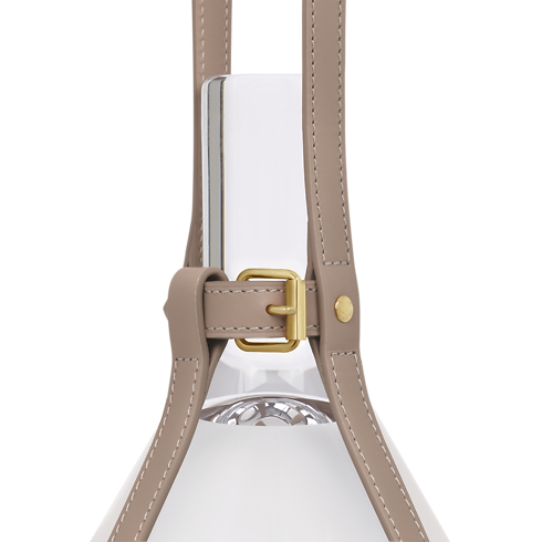 Lámpara Bell de Edward Barber y Jay Osgerby Piel y otros materiales Baúles, Viaje y Hogar Hogar y Decoración de mesa Objets Nomades – Colección de muebles | LOUIS VUITTON (Zoom de producto)